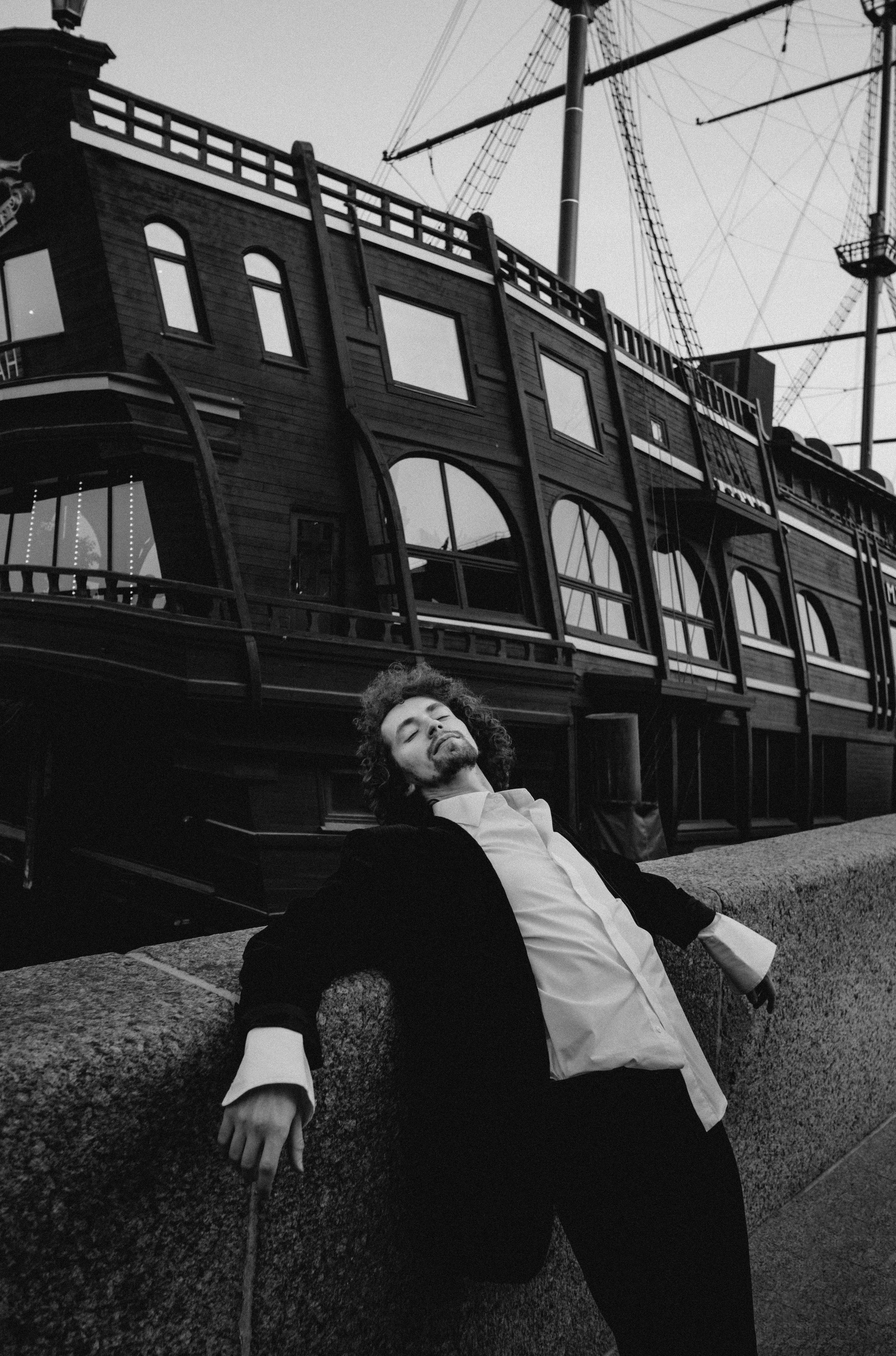 In the city of shadows. Фотограф и Стилист в Санкт-Петербурге Алеся Хомиченок и Игорь Гарин