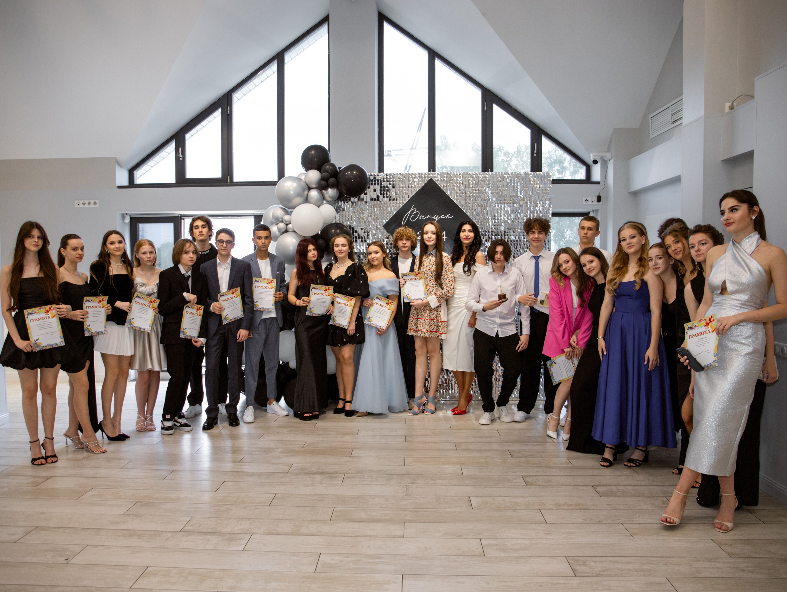 Выпускной 9 класс 2024. Свадебный и семейный фотограф в Москве Мила Широких