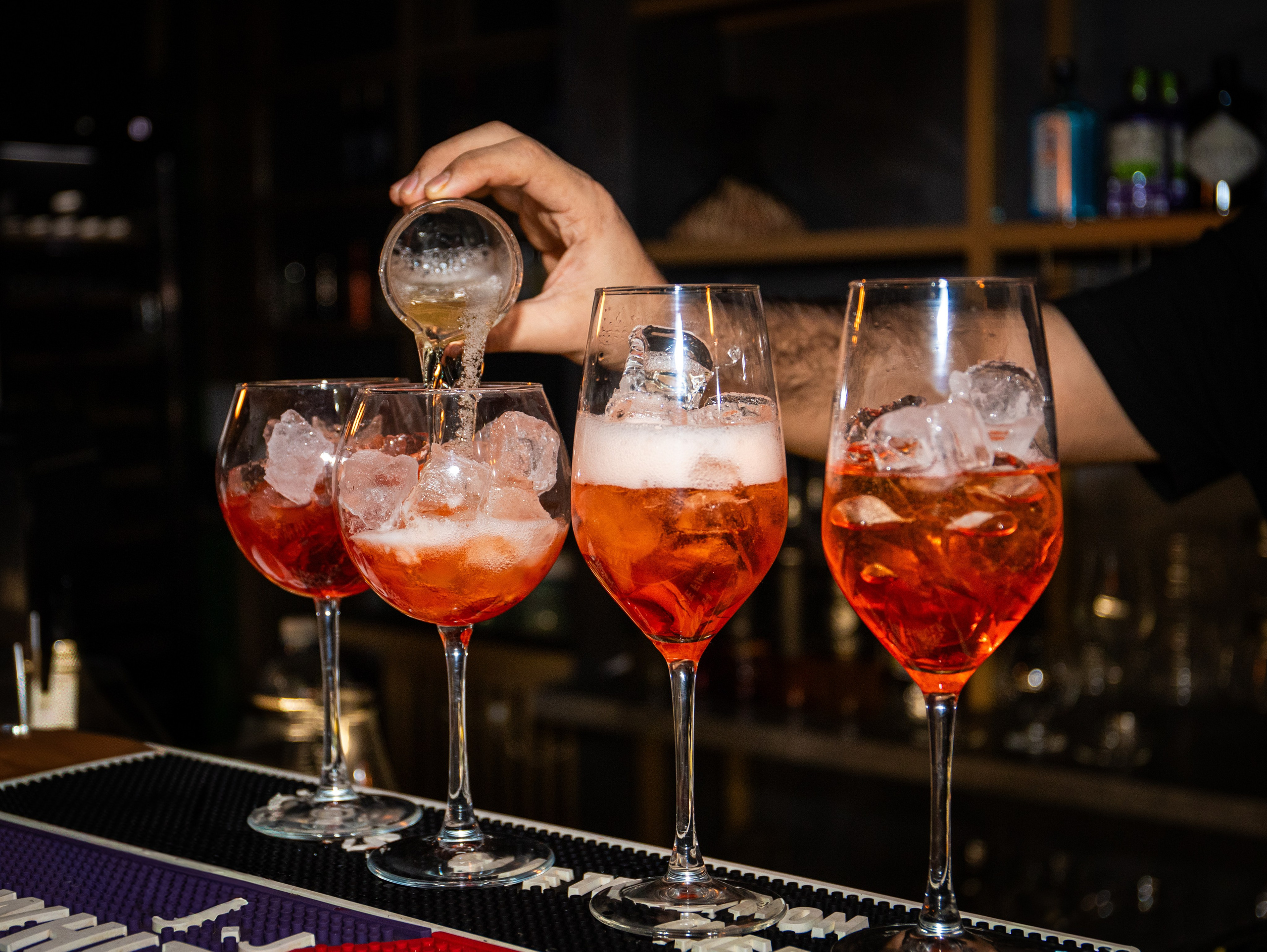 Репортажка из кальян-бара. Свадебный и семейный фотограф в Москве Мила Широких