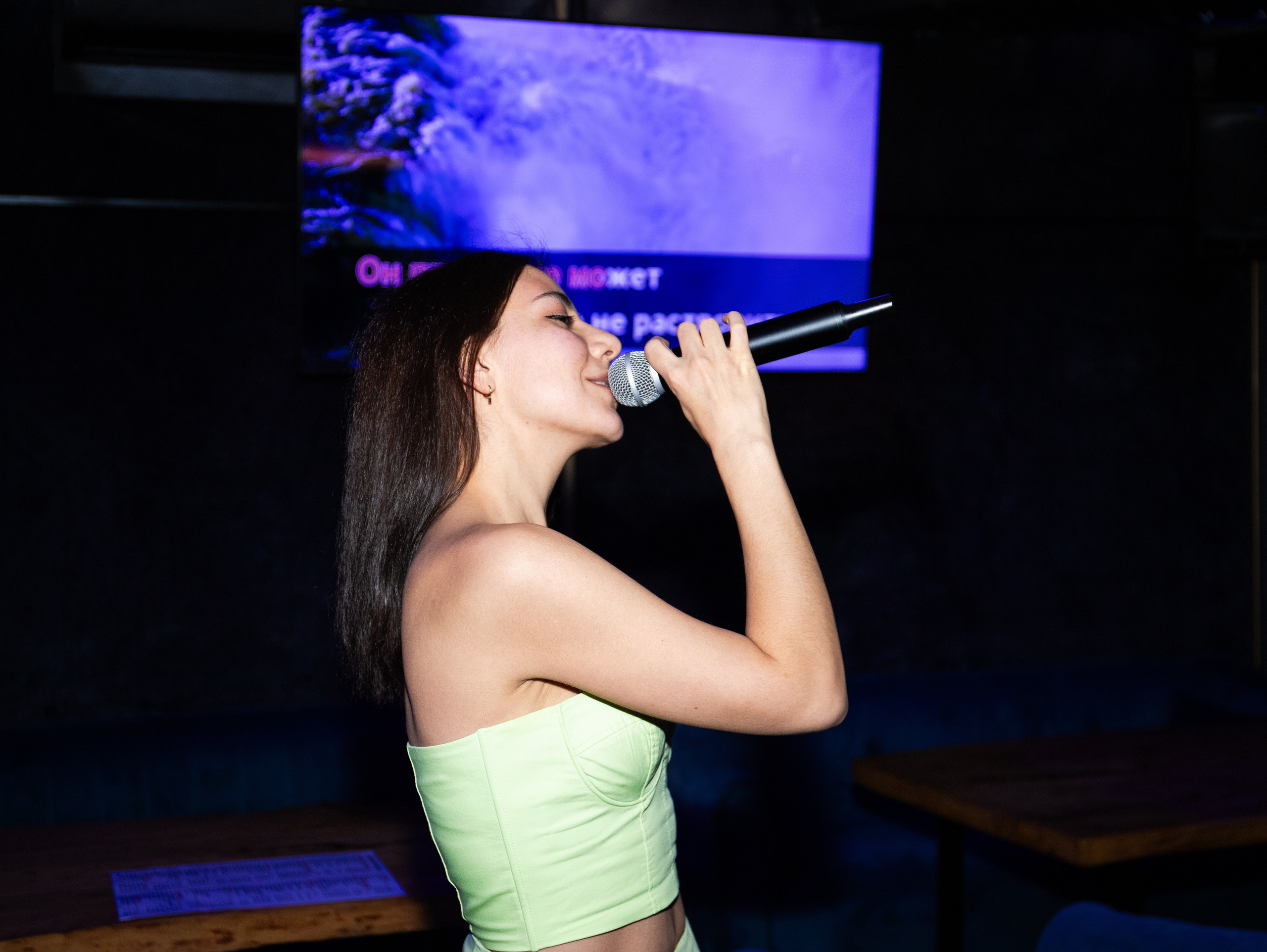 Репортажка из кальян-бара. Свадебный и семейный фотограф в Москве Мила Широких