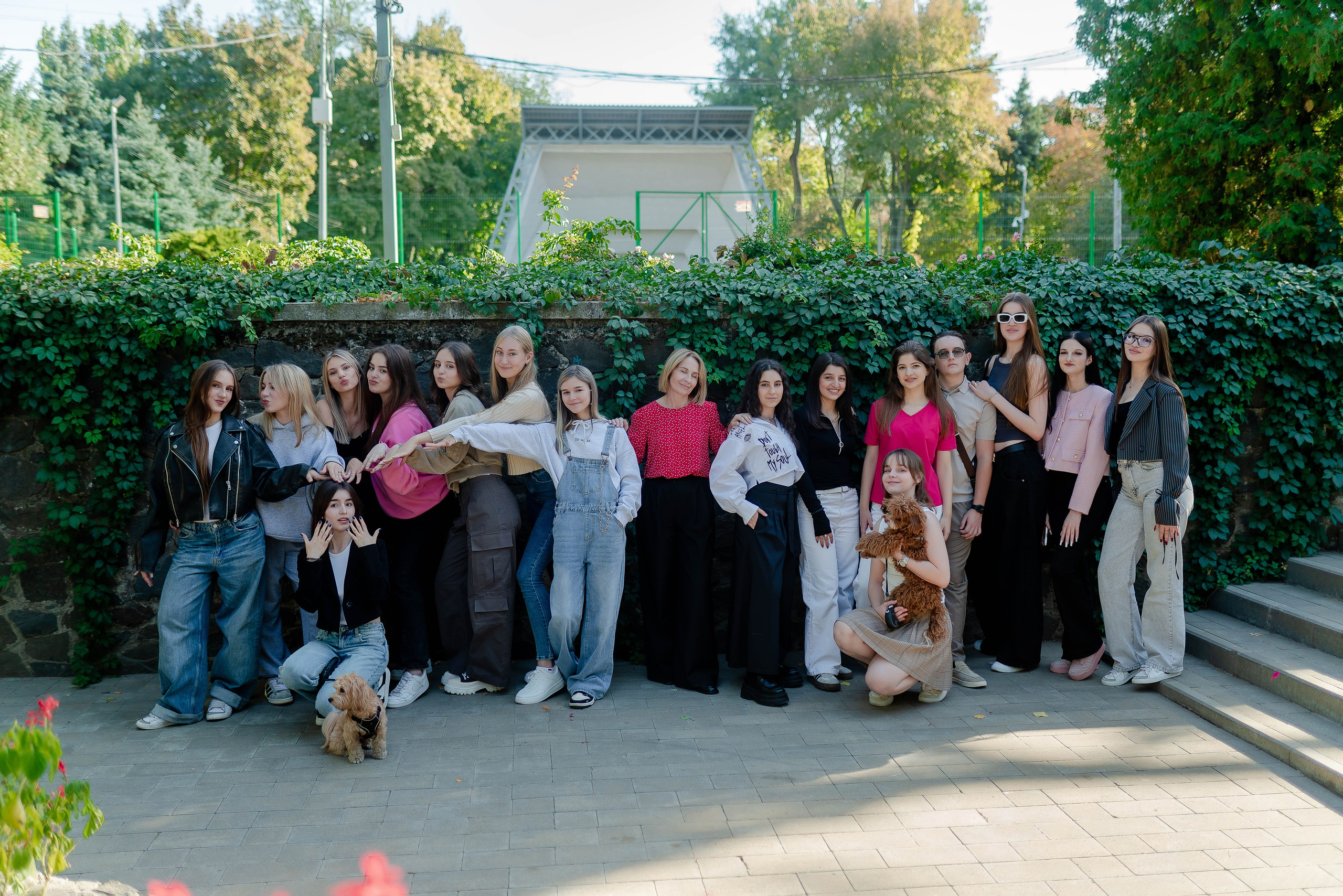 «Школьные годы» (до 120 страниц) для 1-4 и 5-9 классов. Современные Выпускные Альбомы в Ростове-на-Дону