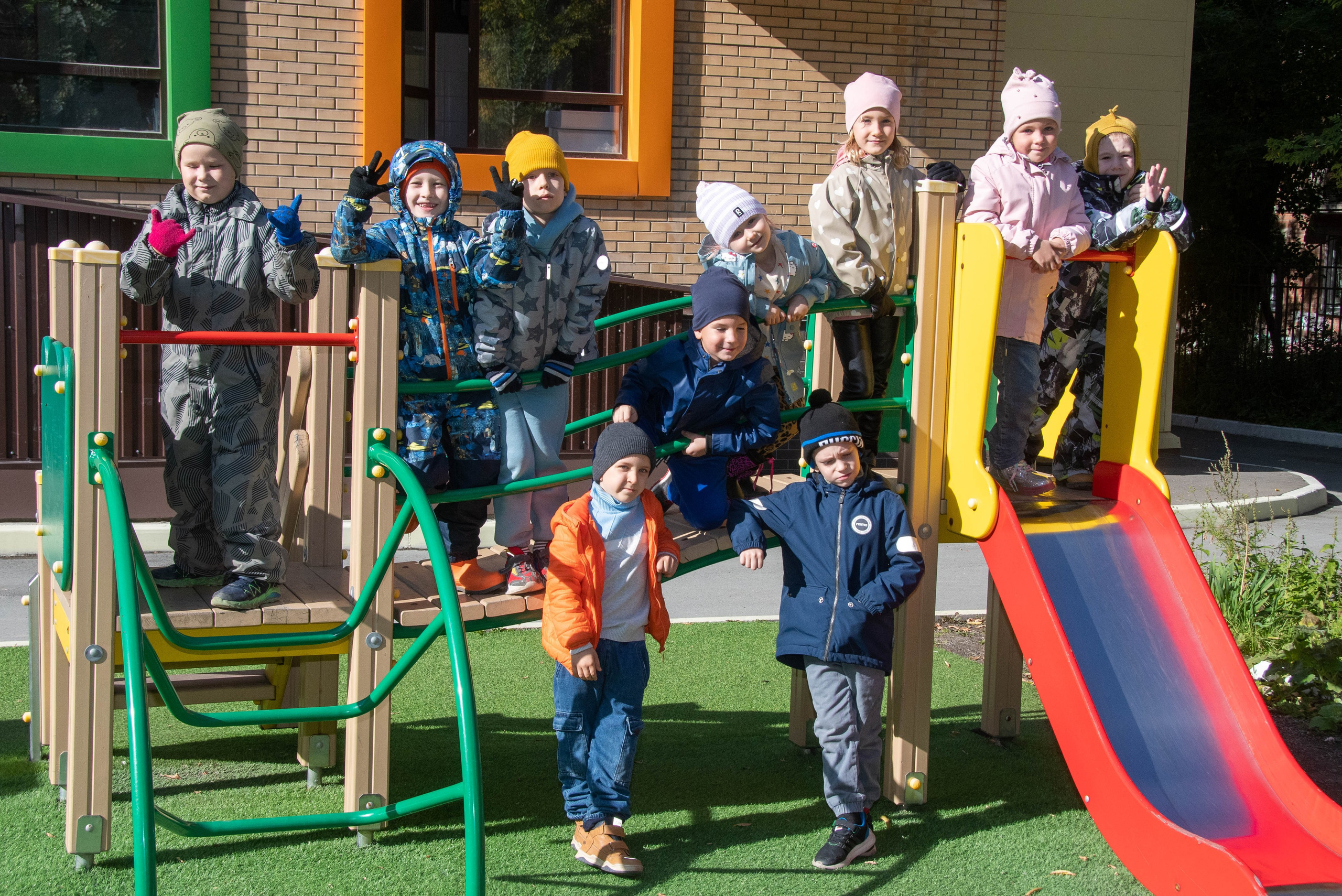 2023 г. День дошкольного работника и прогулка. Репортажный и детский фотограф в Новосибирске