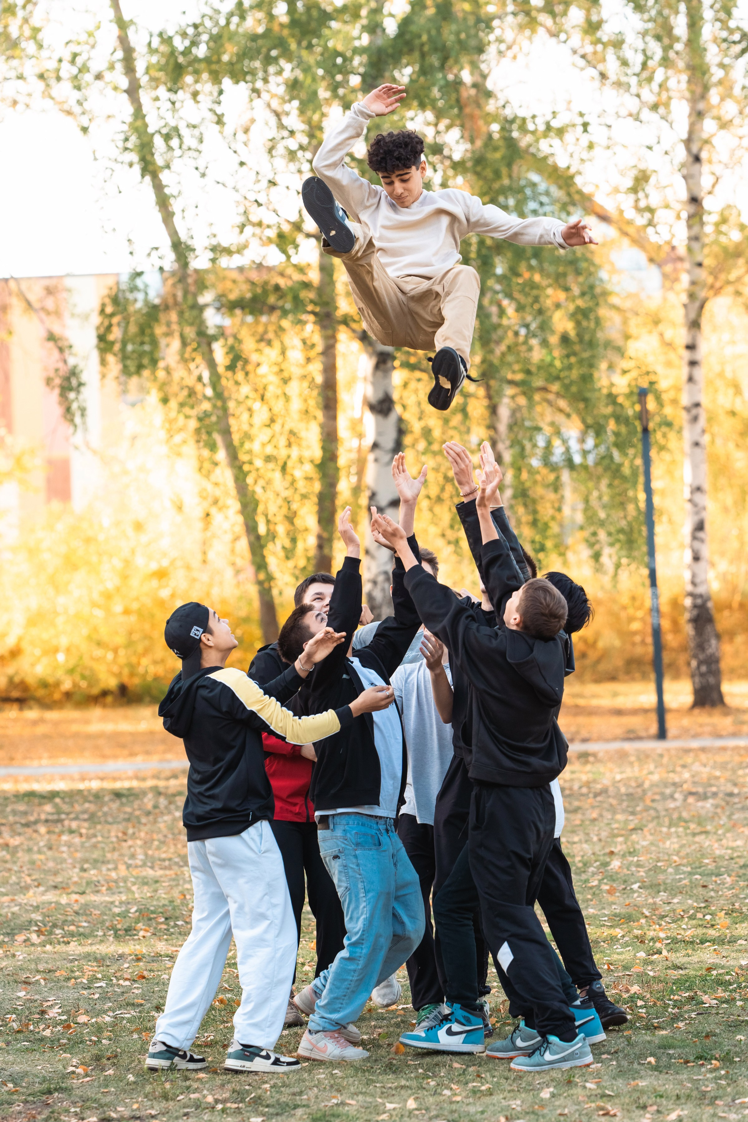 Выпускная фотосессия на природе. Выпускные альбомы Нижнекамск Набережные Челны Фотостудия Небо