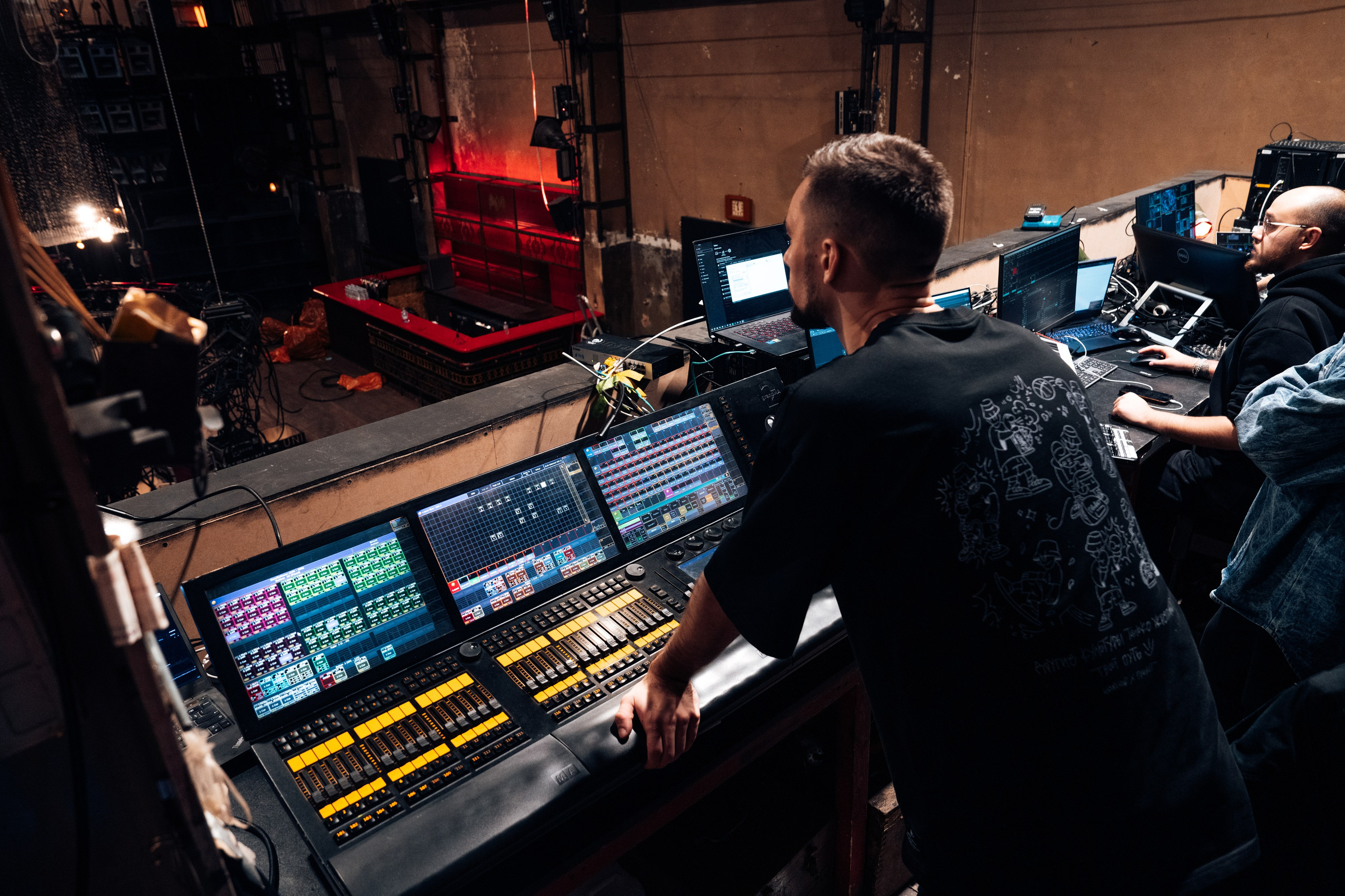 Ø Backstage, SILA SVETA. @tomrus: Рустам Шагиморданов — фотограф