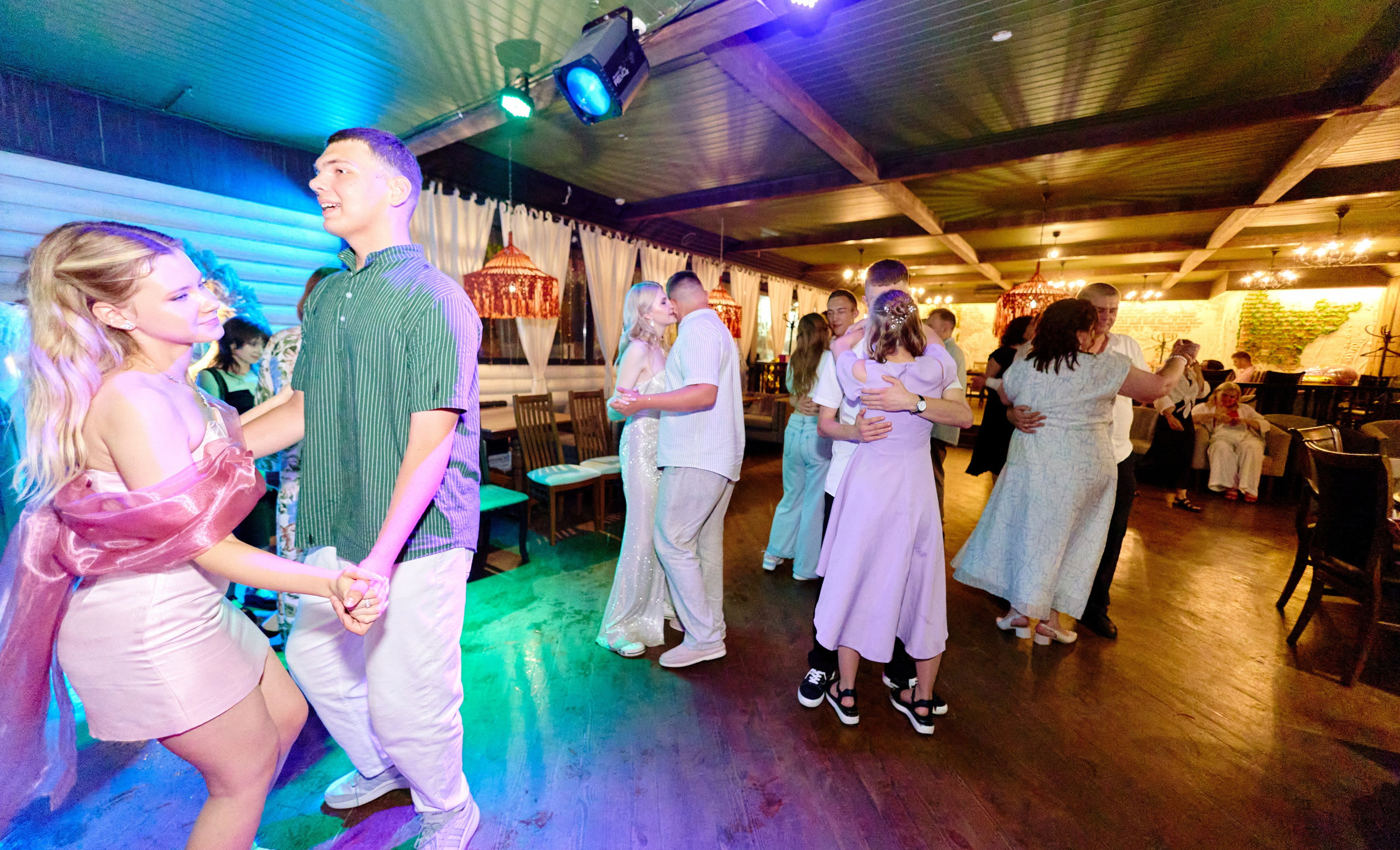 Выпускной 35 Сош. Фотограф Выпускные альбомы Таганрог Сергей Коробченко