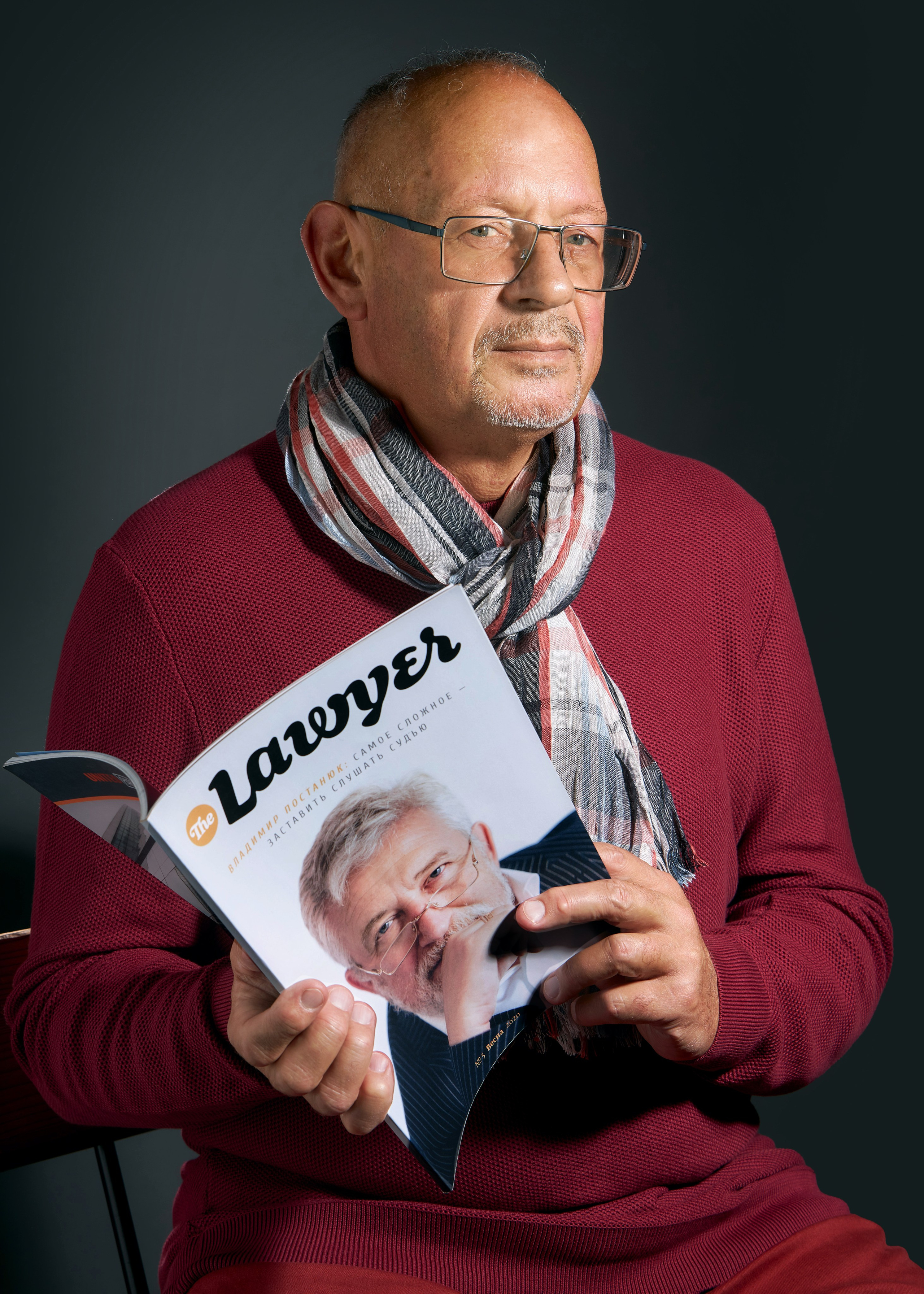 Фотосессия в студии — бизнес портрет. Фотограф Михаил Стенин