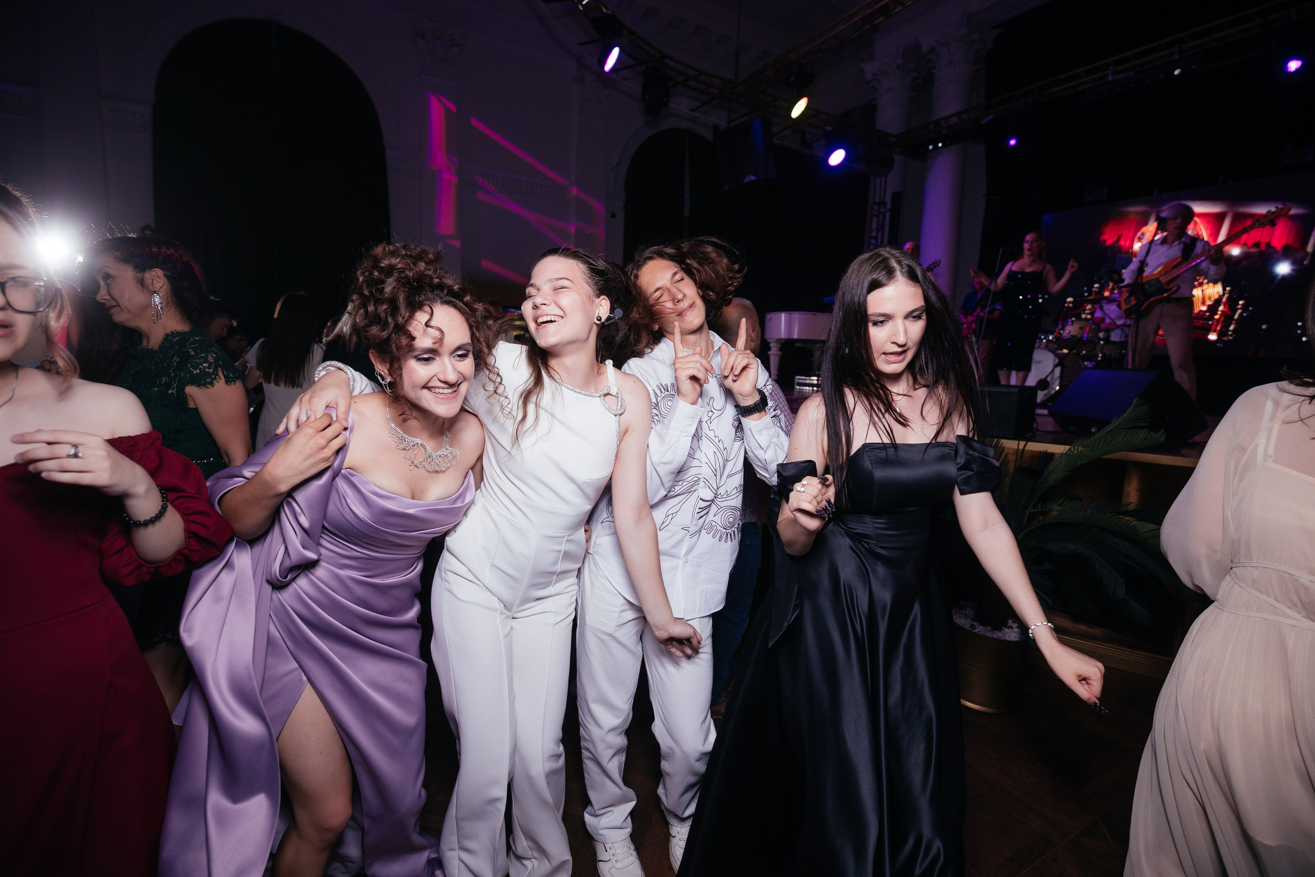 Выпускной 11 класс. Фотограф Крохин Олег