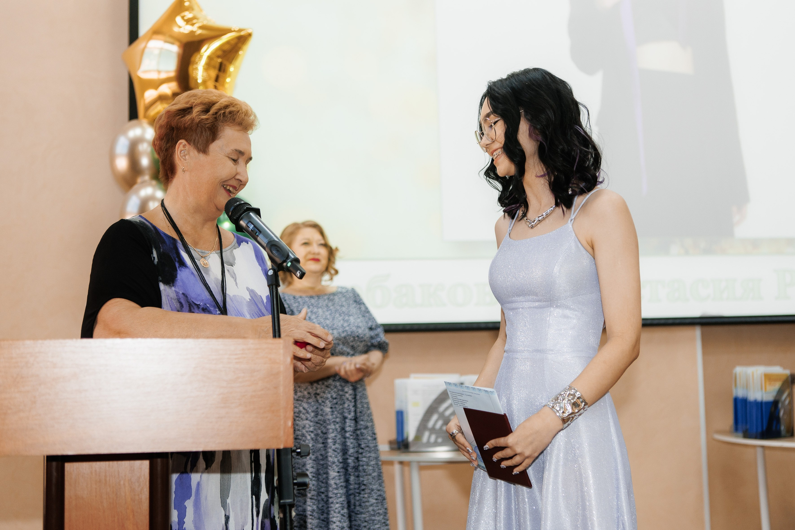 Выпускной Гимназия 12 2024 г. Свадебный и портретный Фотограф в Липецке Дмитрий Котюков