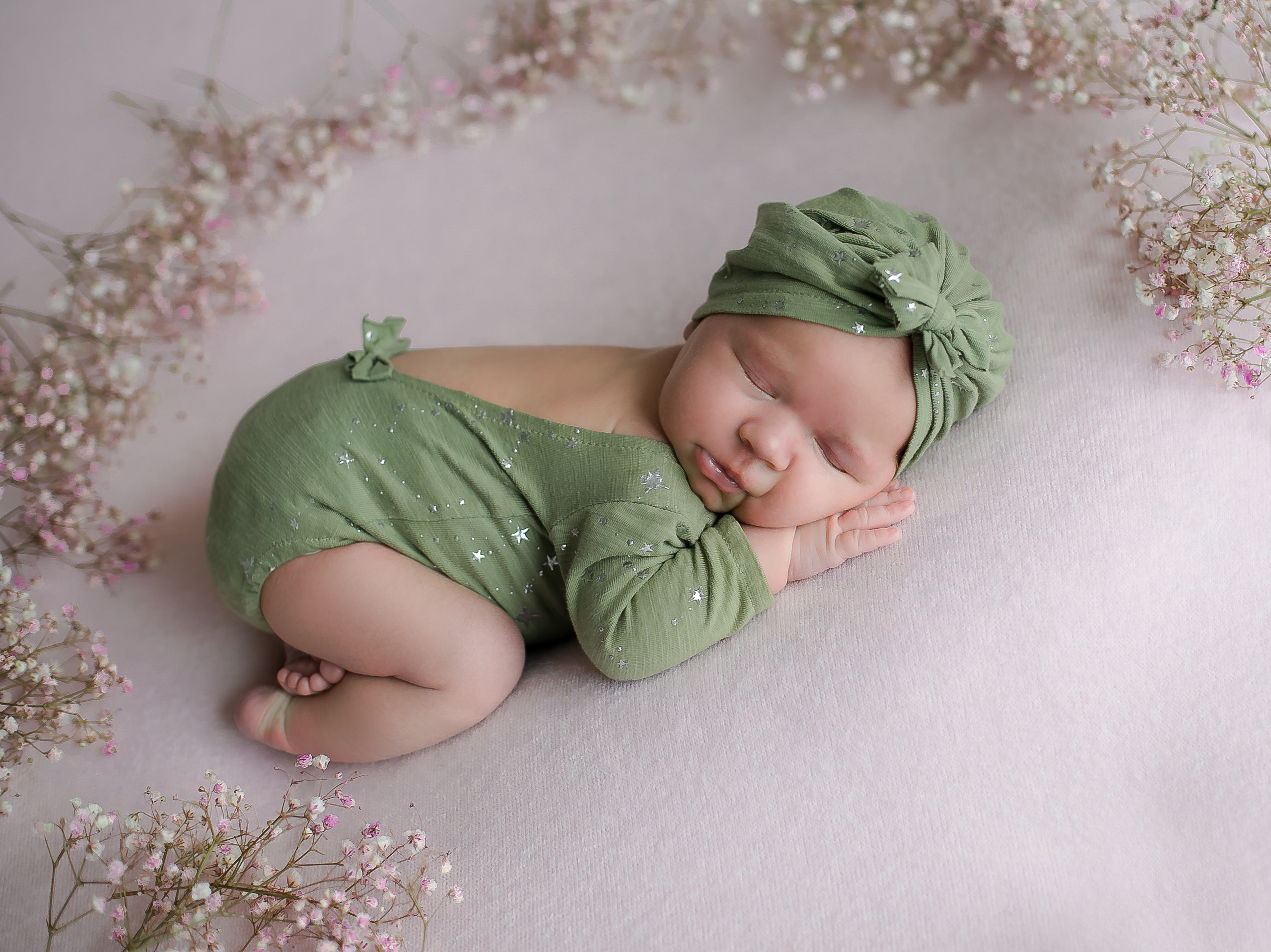 Newborn девочки. Главная