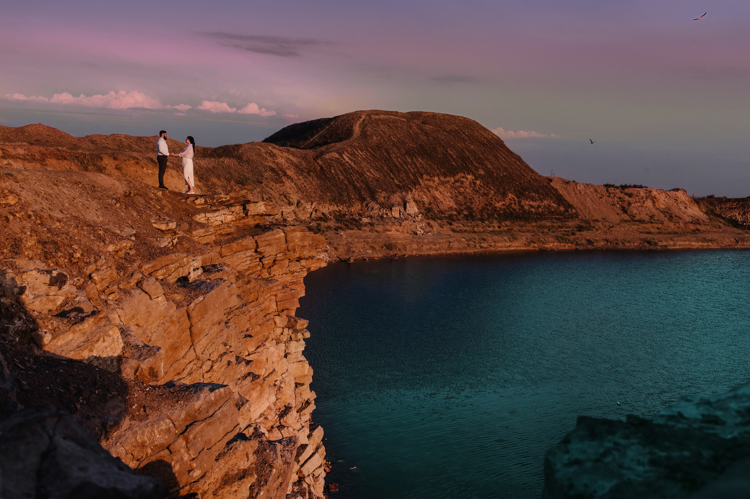 Фотосессия «В ожидании чуда» на природе. Свадебный фотограф Караганда