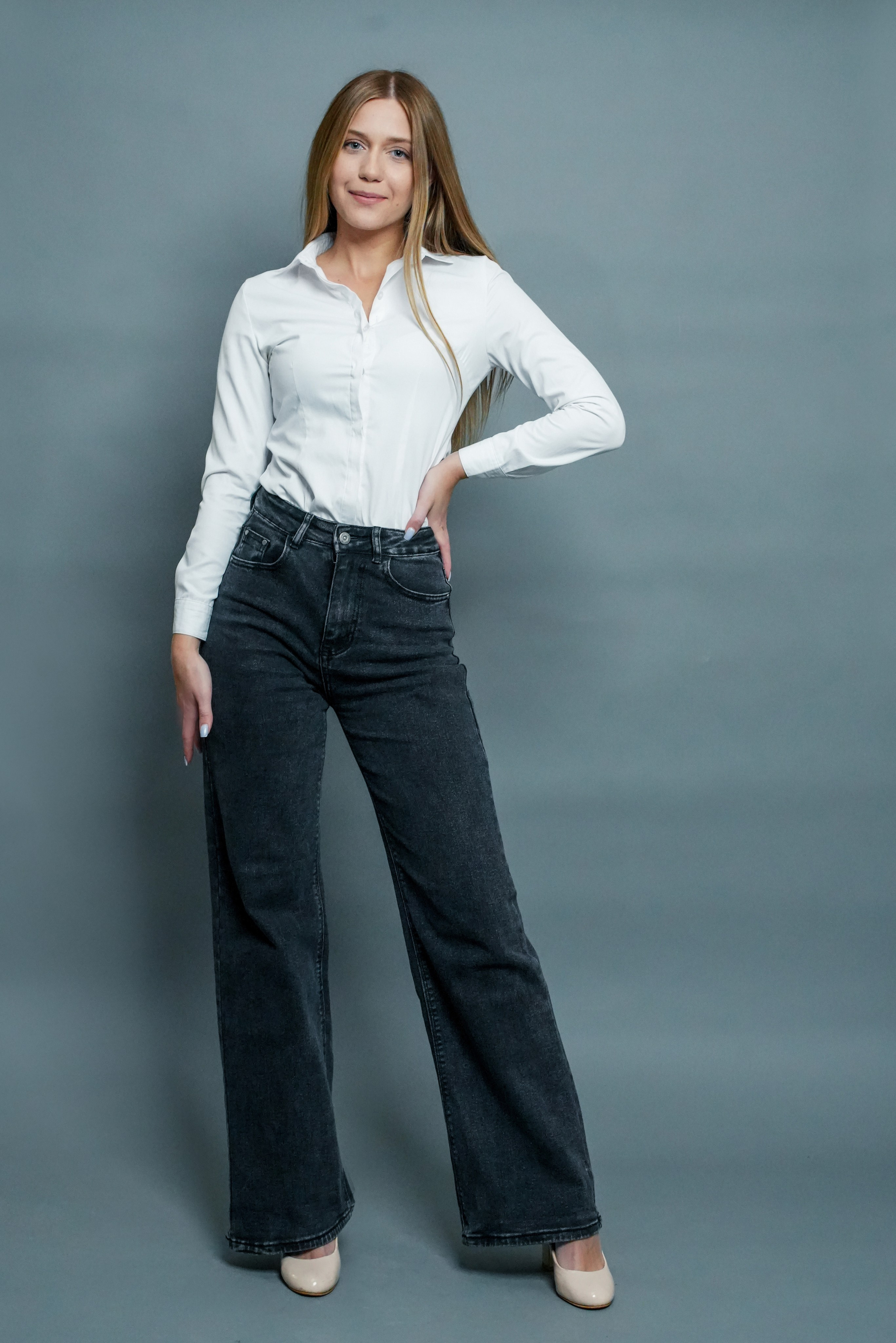 Актриса Женя Макеева. Портретная съемка в Москве, студийный фотограф Игорь Фомин