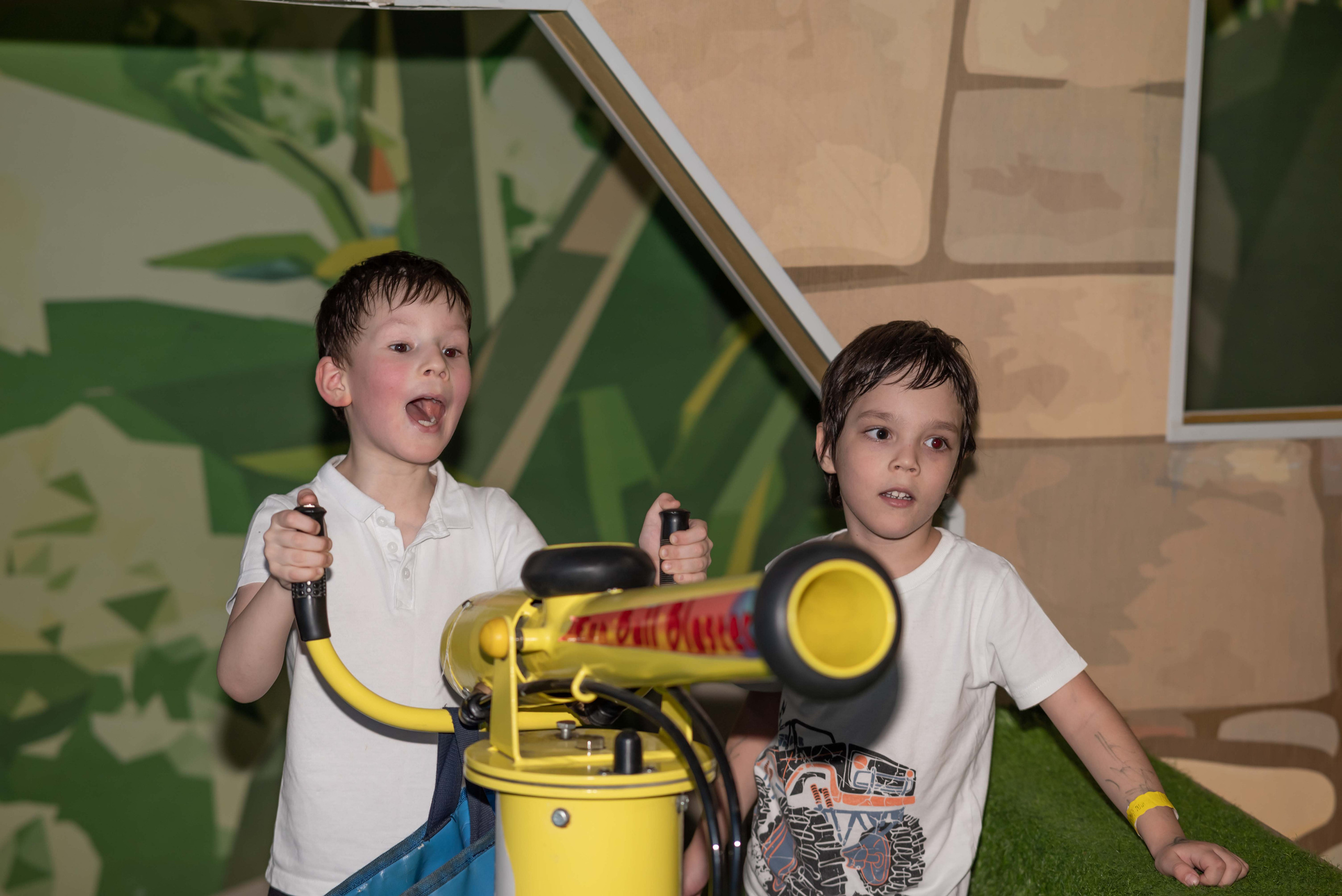 В игровой Тимур и Расул. Семейный, Детский, Контент фотограф в Самаре Renatto (Ренат Алимбиков)