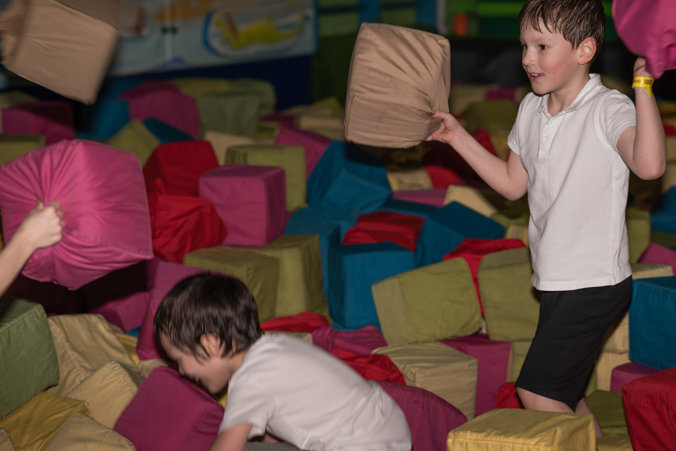 В игровой Тимур и Расул. Семейный, Детский, Контент фотограф в Самаре Renatto (Ренат Алимбиков)