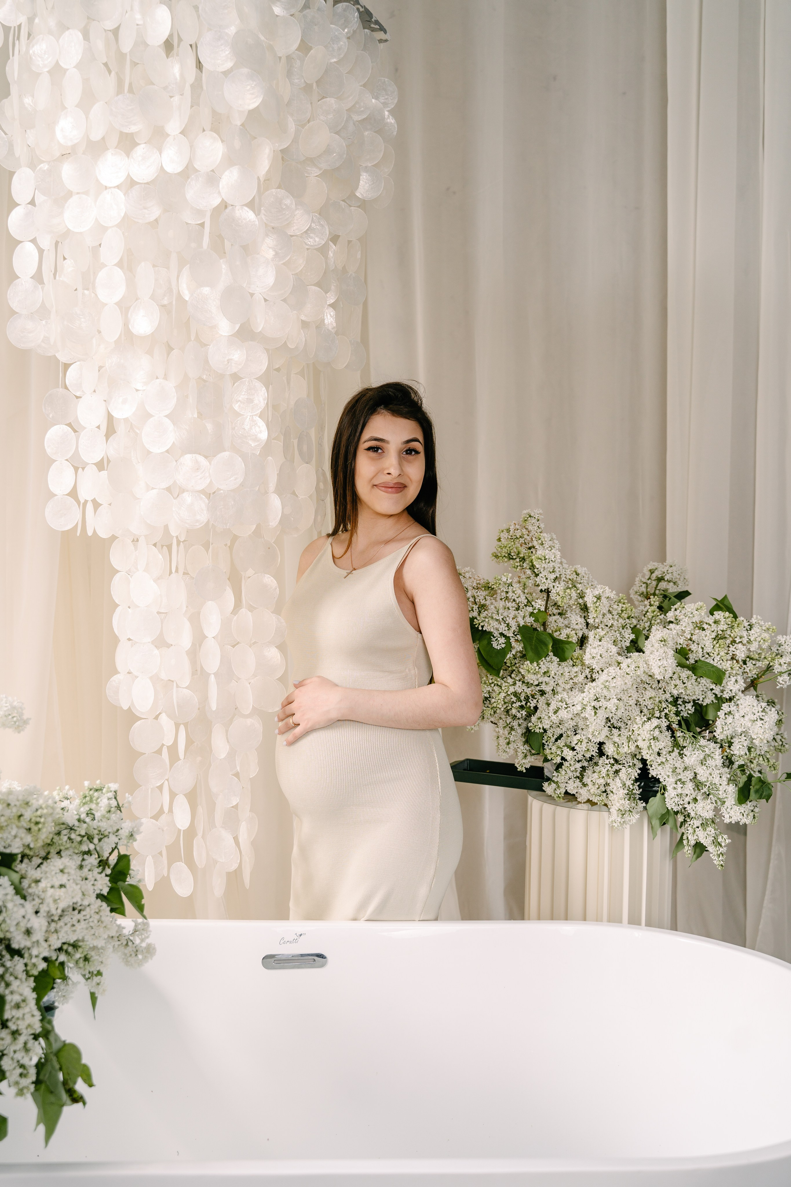 Диана в ожидании сирень. Свадебный фотограф Юлия Копылова