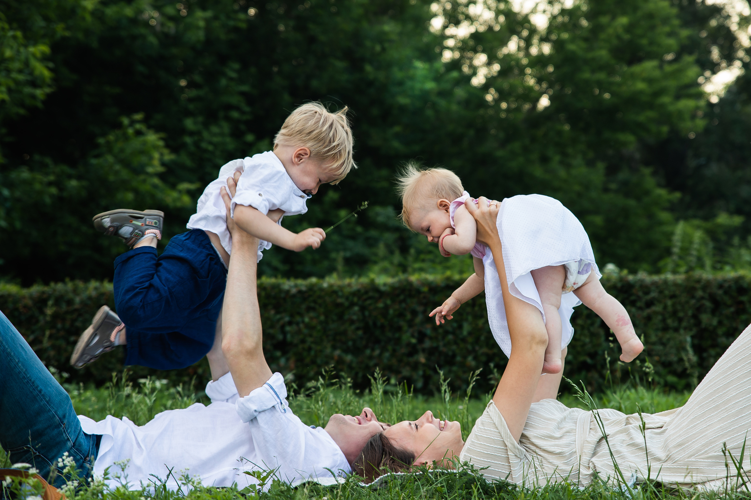Павел, Маргарита, Егорка и маленькая Ульяна. Семейный фотограф в Москве Алёна Шестунова
