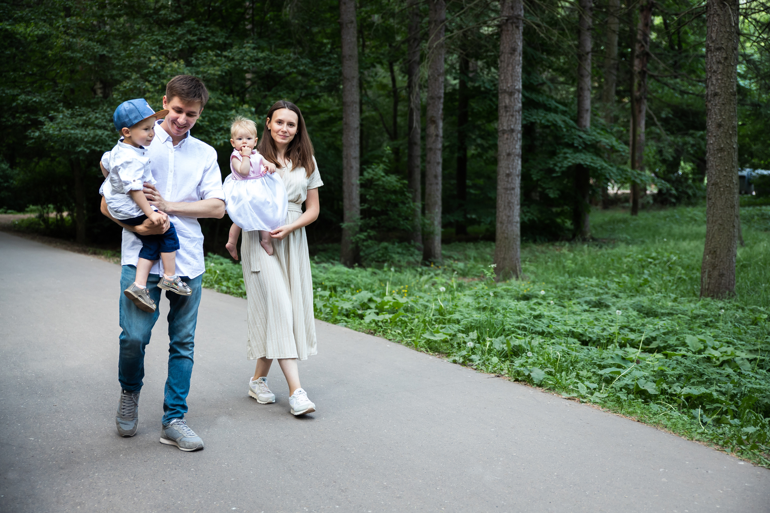 Павел, Маргарита, Егорка и маленькая Ульяна. Семейный фотограф в Москве Алёна Шестунова