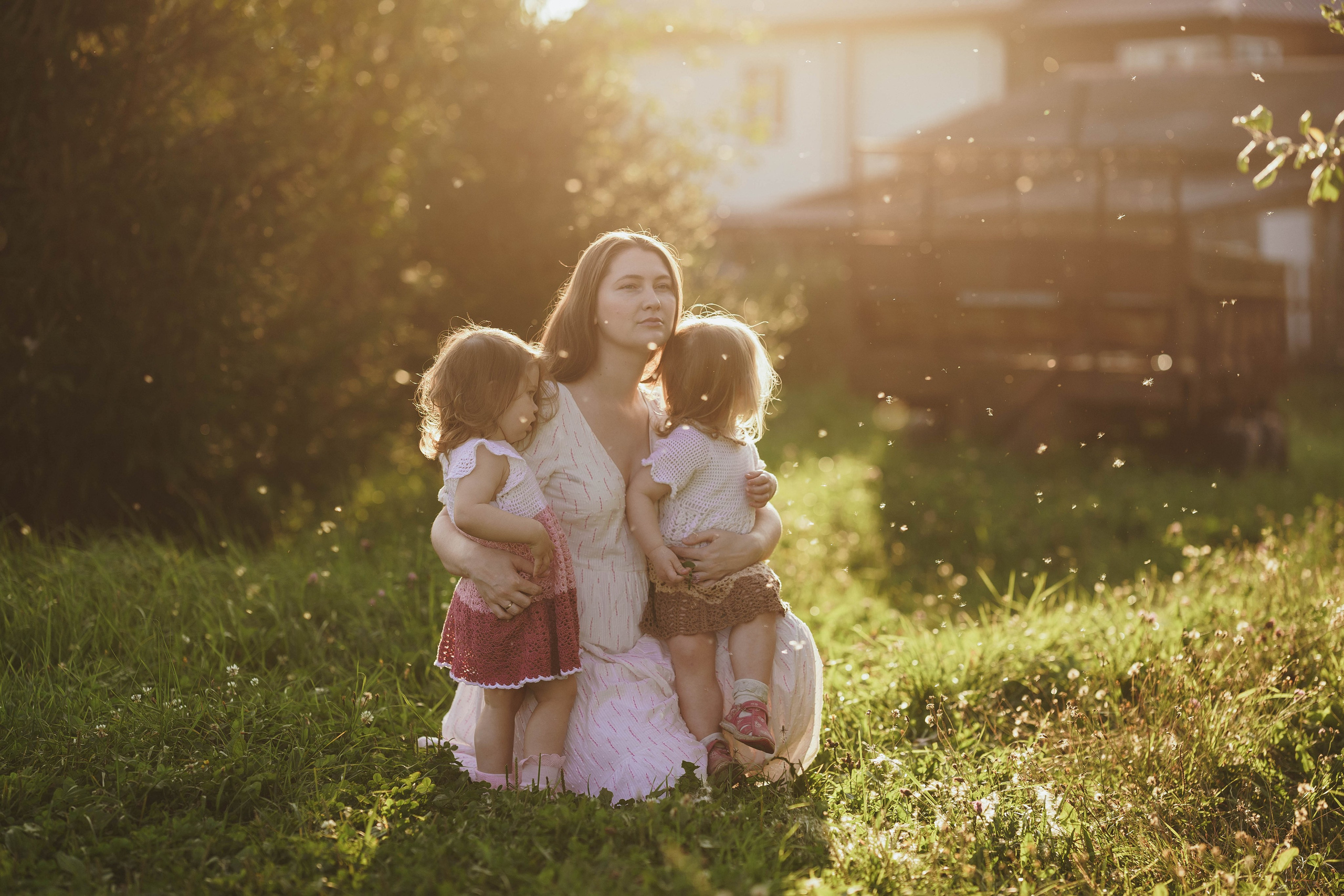 Мама с двойняшками, Костромская область. Наталья Дукалова фотограф Щелково Королев Пушкино Москва Балашиха