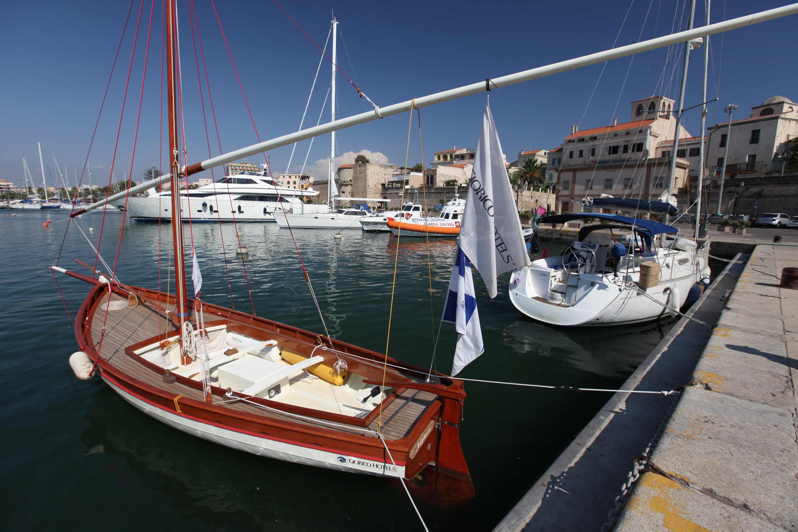 Italy. Sardegna. Sail boat. Парусная лодка. Сардиния
