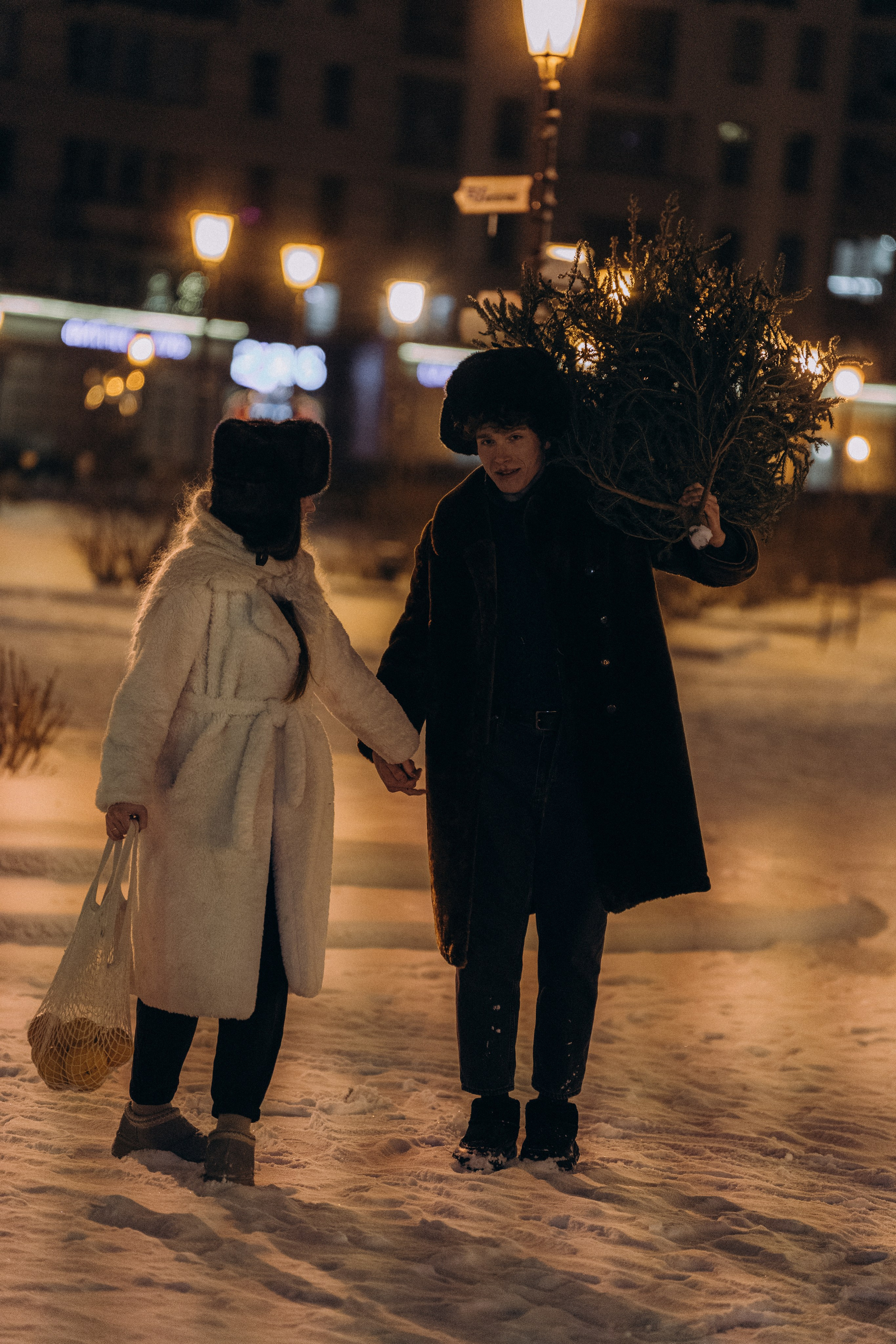 НОВОГОДНЯЯ ПРОГУЛКА ПАРЫ ПО ЧЕРНЫШЕВСКОЙ ПЕРЕД НОВЫМ ГОДОМ. Профессиональный фотограф, Санкт-Петербург — Виктория Богомолова