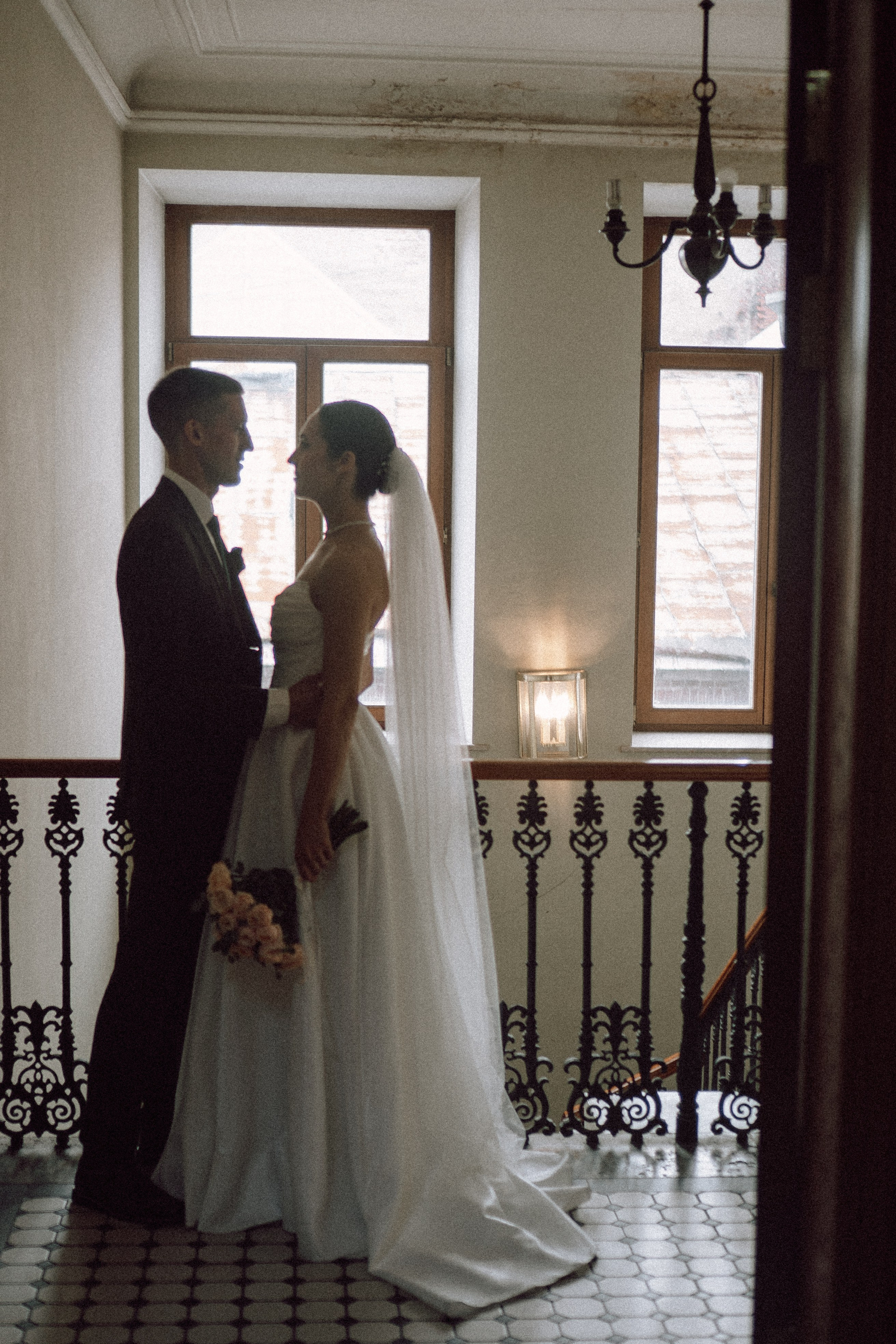 СВАДЕБНАЯ ПРОГУЛКА В САНТК-ПЕТЕРБУРГЕ (ИСАКИЕВСКИЙ СОБОР, ЗИМНЯЯ КАНАВКА, ЭРМИТАЖ И БОЛЬШАЯ МОРСКАЯ УЛИЦА). Профессиональный фотограф, Санкт-Петербург — Виктория Богомолова