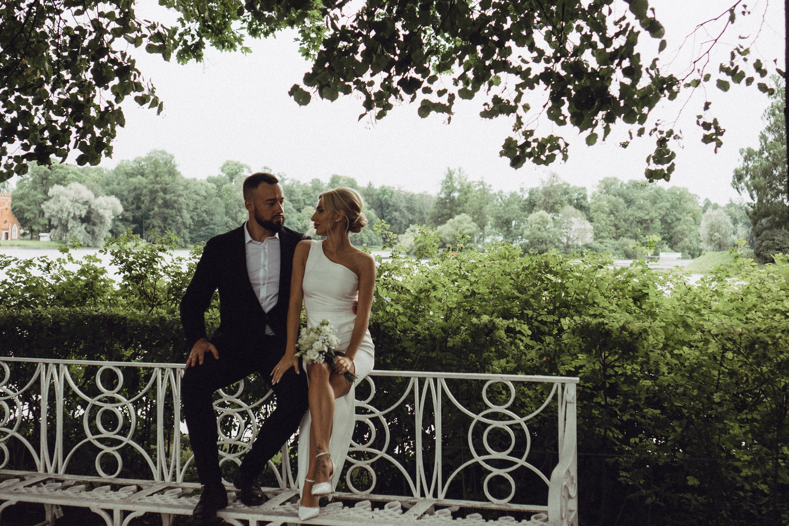 СВАДЕБНАЯ ИСТОРИЯ В ГОРОДЕ ПУШКИН ВОЗЛЕ ЕКАТЕРИНИНСКОГО ДВОРЦА И В ПАРКЕ. Профессиональный фотограф, Санкт-Петербург — Виктория Богомолова