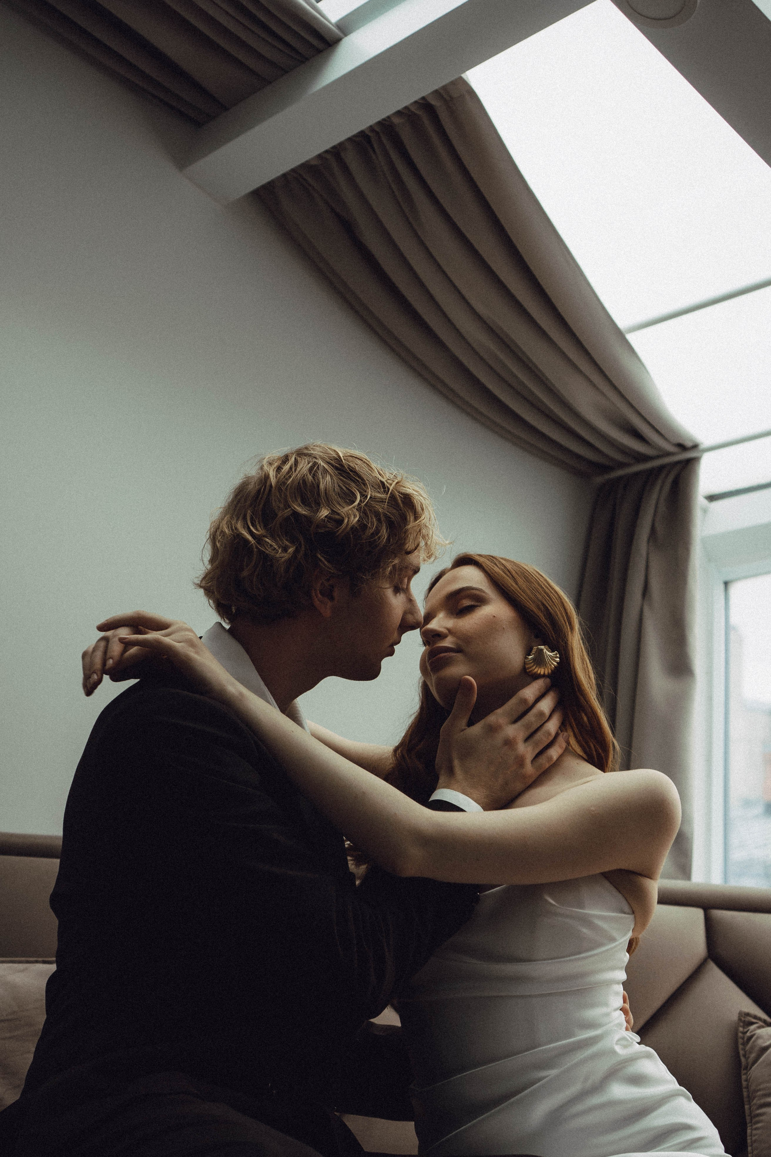 СВАДЕБНАЯ СЬЕМКА В ОТЕЛЕ. СБОРЫ ЖЕНИХА И НЕВЕСТЫ И ТАКЖЕ ТОР И ПОДГОТОВКА К ПРОГУЛКЕ. Профессиональный фотограф, Санкт-Петербург — Виктория Богомолова