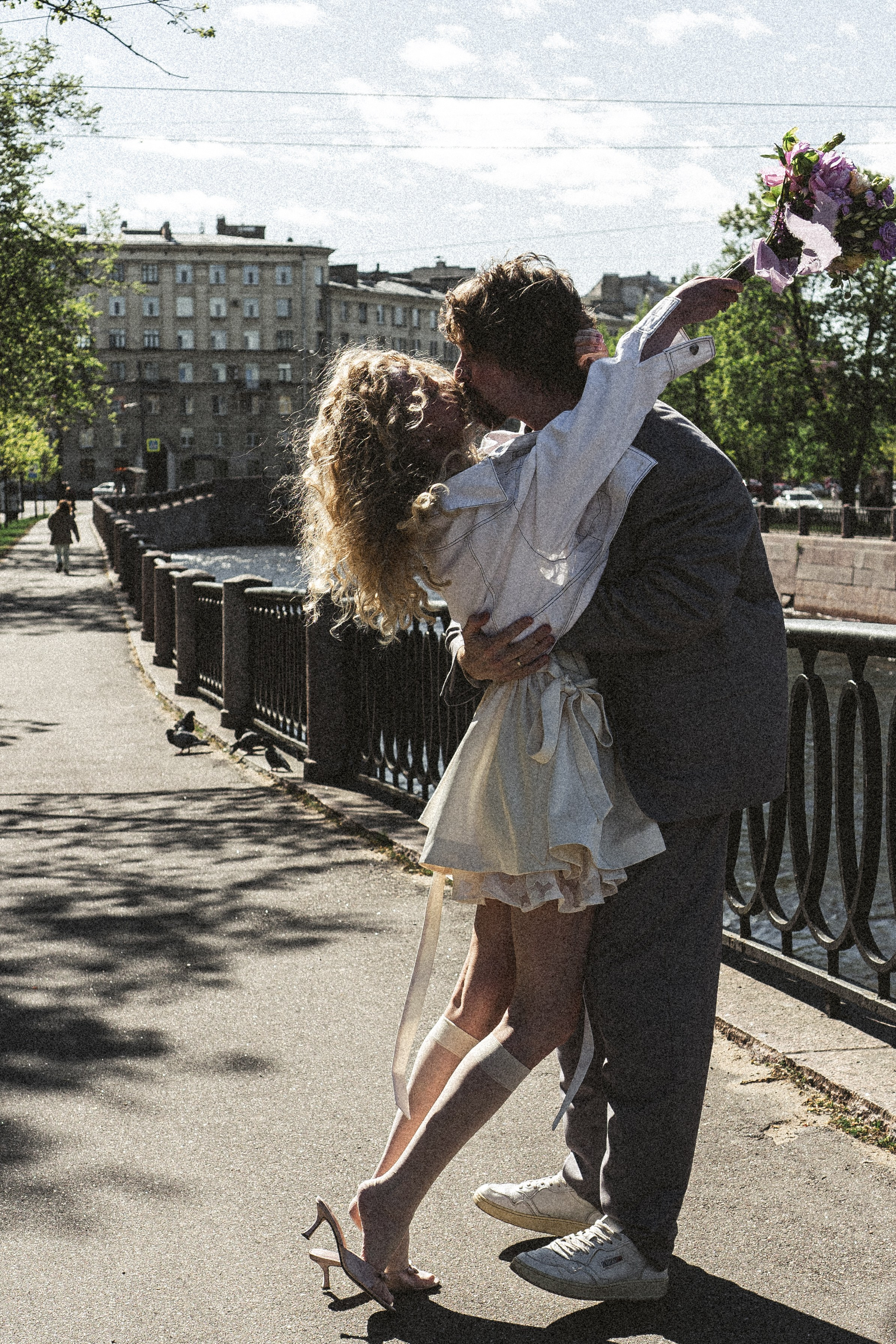 СВАДЕБНАЯ ПРОГУЛКА ПО ПЕТРОГРАДКЕ ВЕСНОЙ. СВАДЕБНАЯ ФОТОСЕССИИЯ НА ПЕТРОГРАДКЕ. Профессиональный фотограф, Санкт-Петербург — Виктория Богомолова