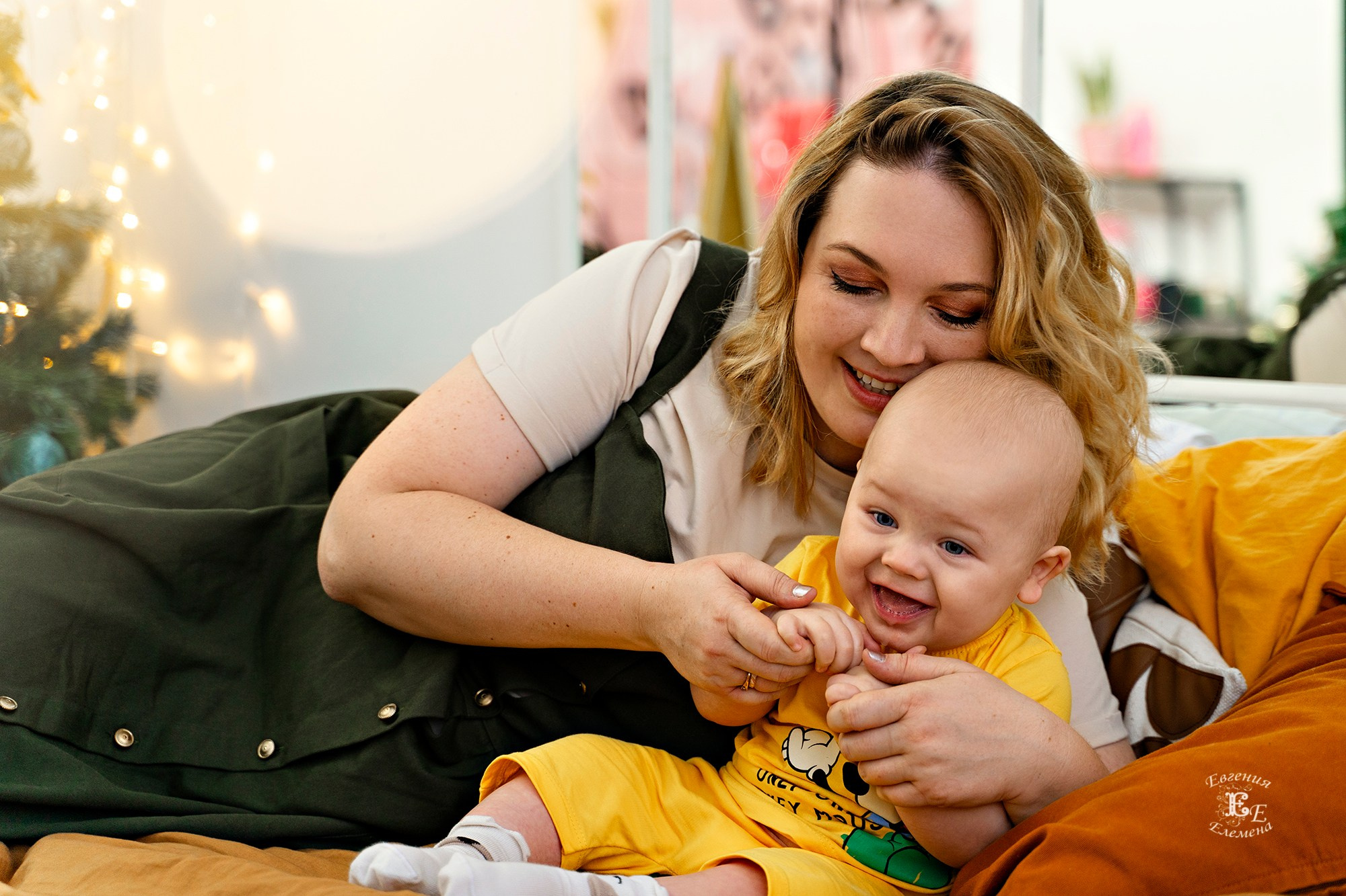 В студийном интерьере. Семейный и портретный фотограф в Санкт-Петербурге Евгения Елемена