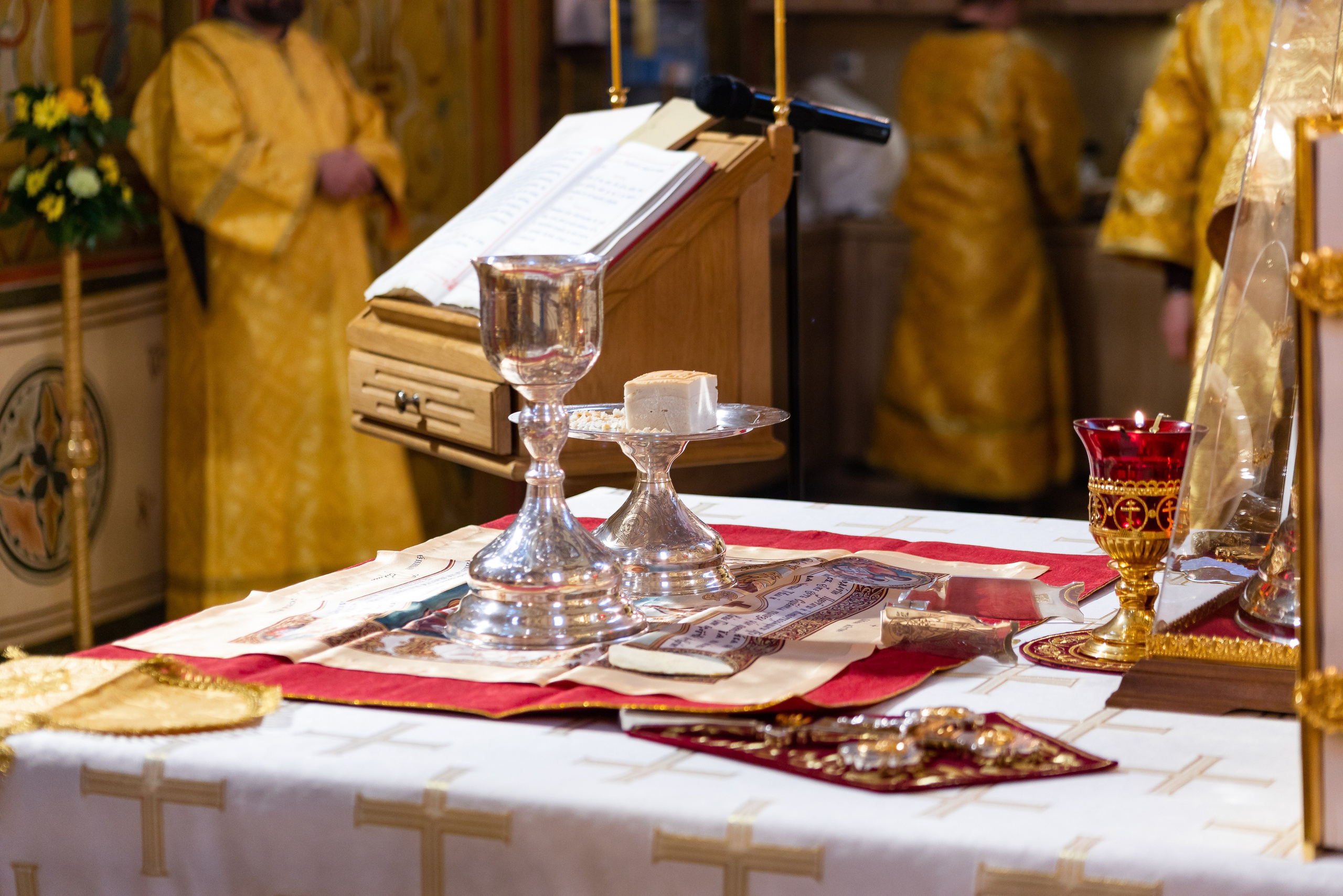 Праздничное богослужение Святителю Николаю 19 декабря. Интерьерный фотограф в Москве Роман Потапов