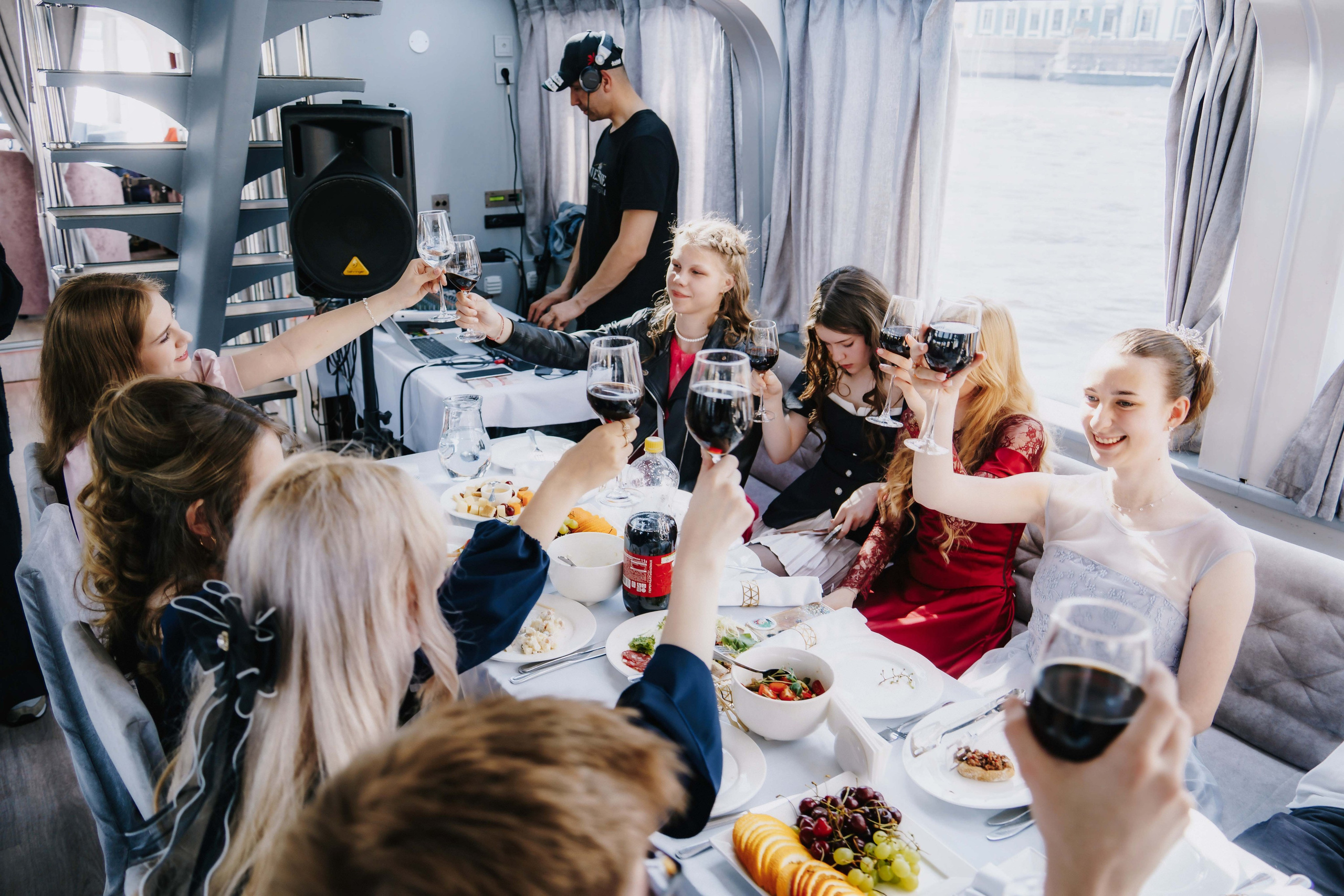 Выпускной 9В. Свадебный и семейный фотограф в Санкт-Петербурге Виктор Голубев