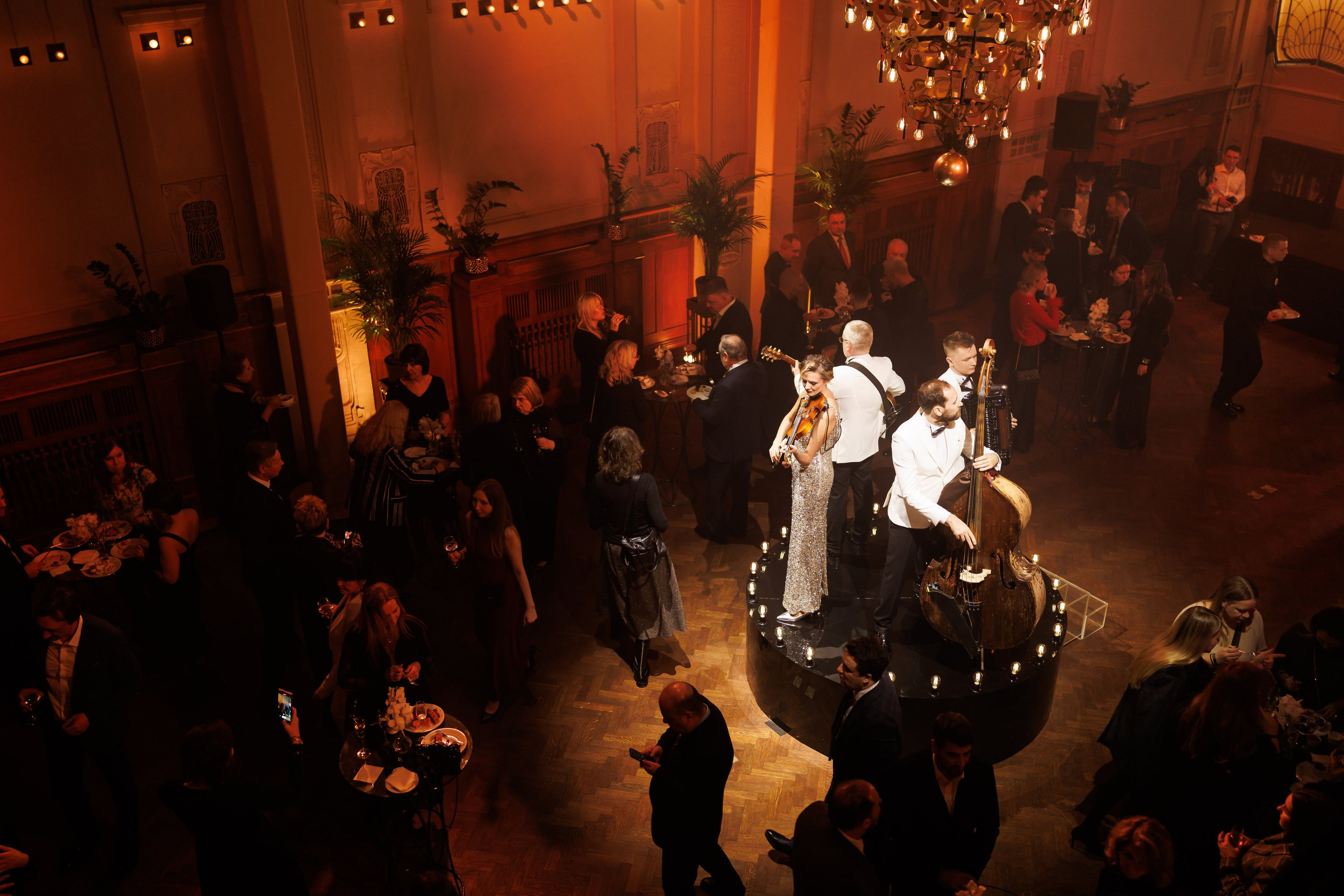 Репортаж. Суперфотограф Виталий Коликов