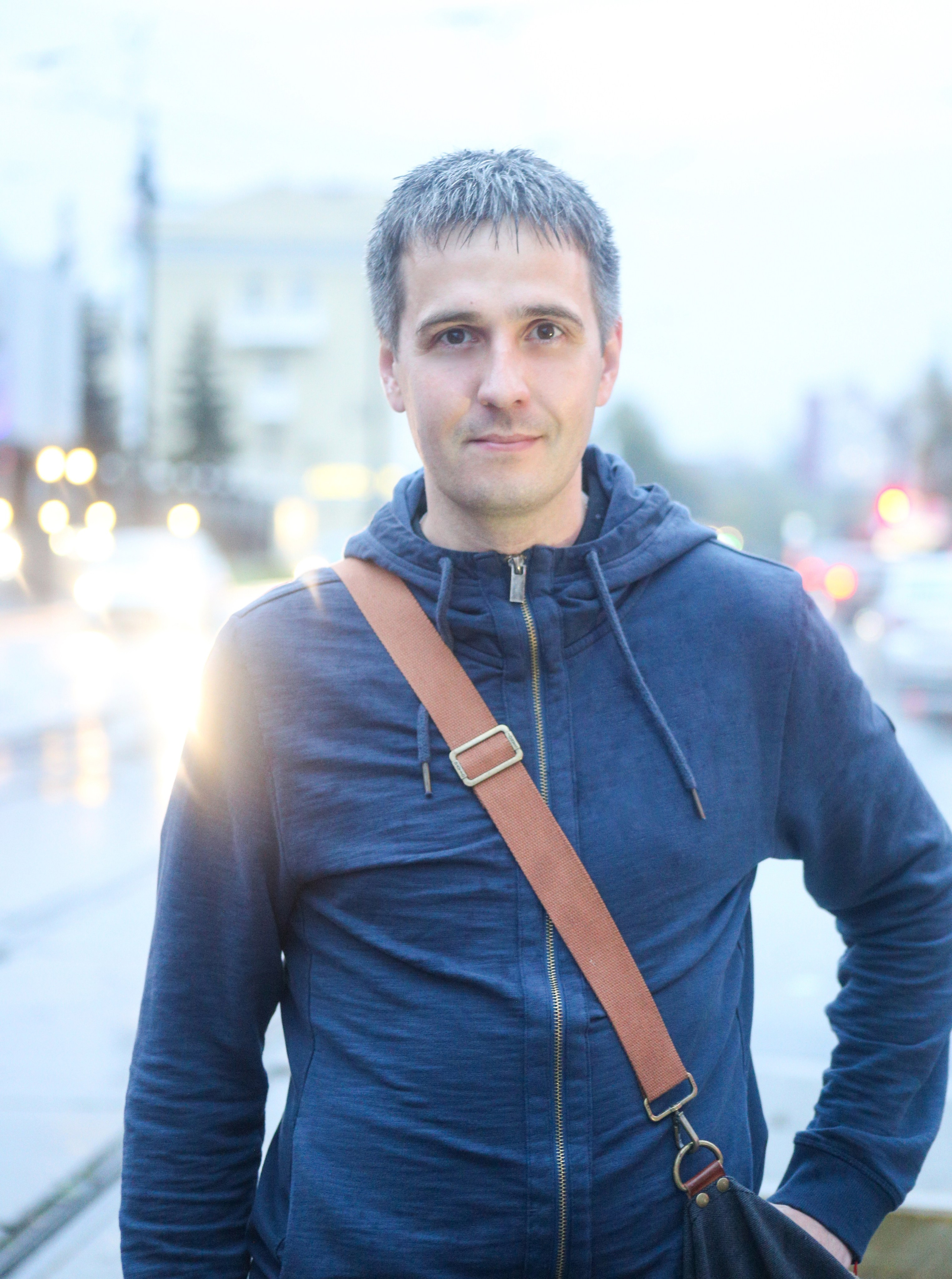 Дмитрий в городе. Фотограф Пермь. Фотосессия в фотостудии Перми и на свежем воздухе