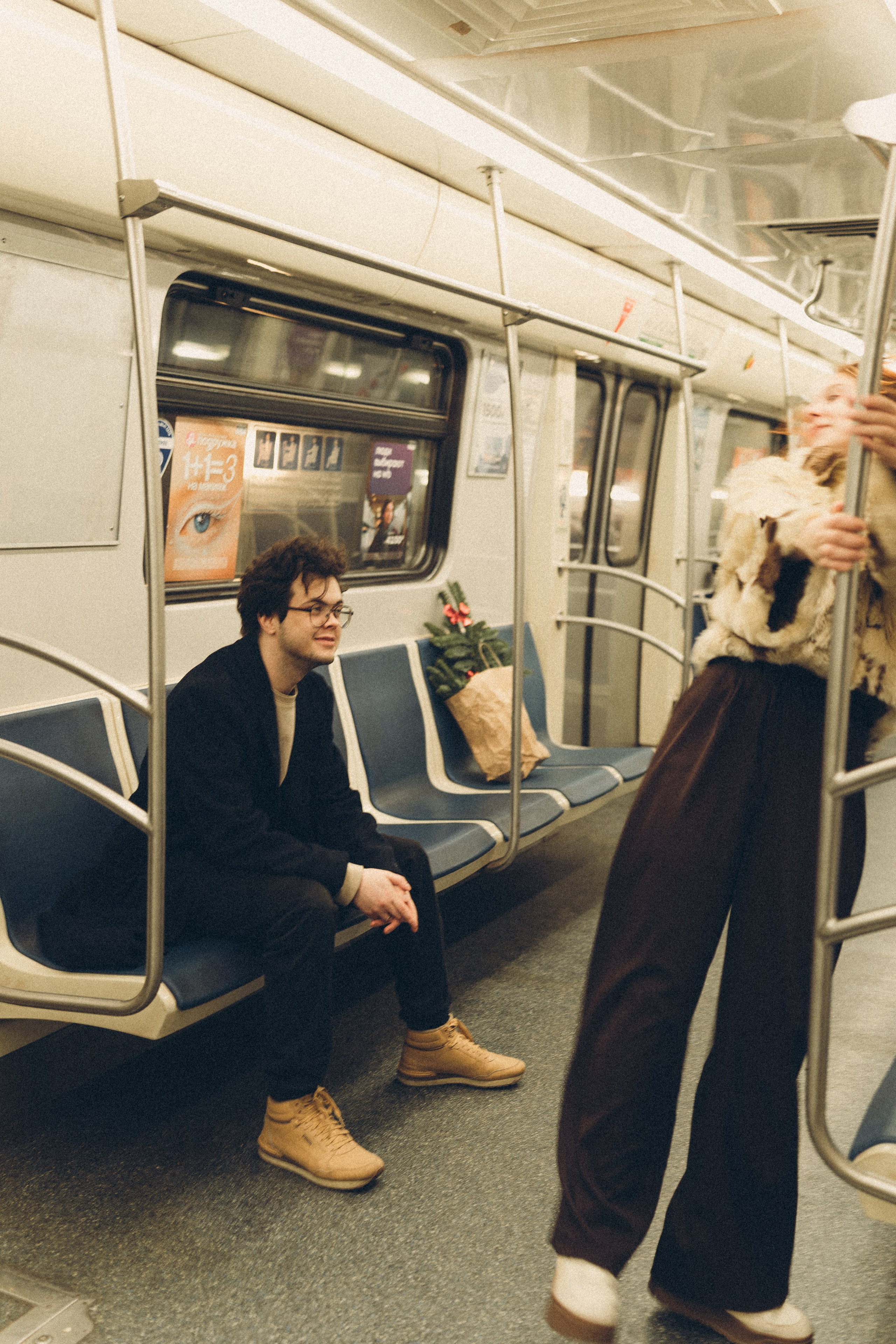 НОВОГОДНЯЯ ФОТОСЕСИИЯ ПАРЫ В МЕТРО ЛЮБОВЬ. Профессиональный фотограф, Санкт-Петербург — Виктория Богомолова