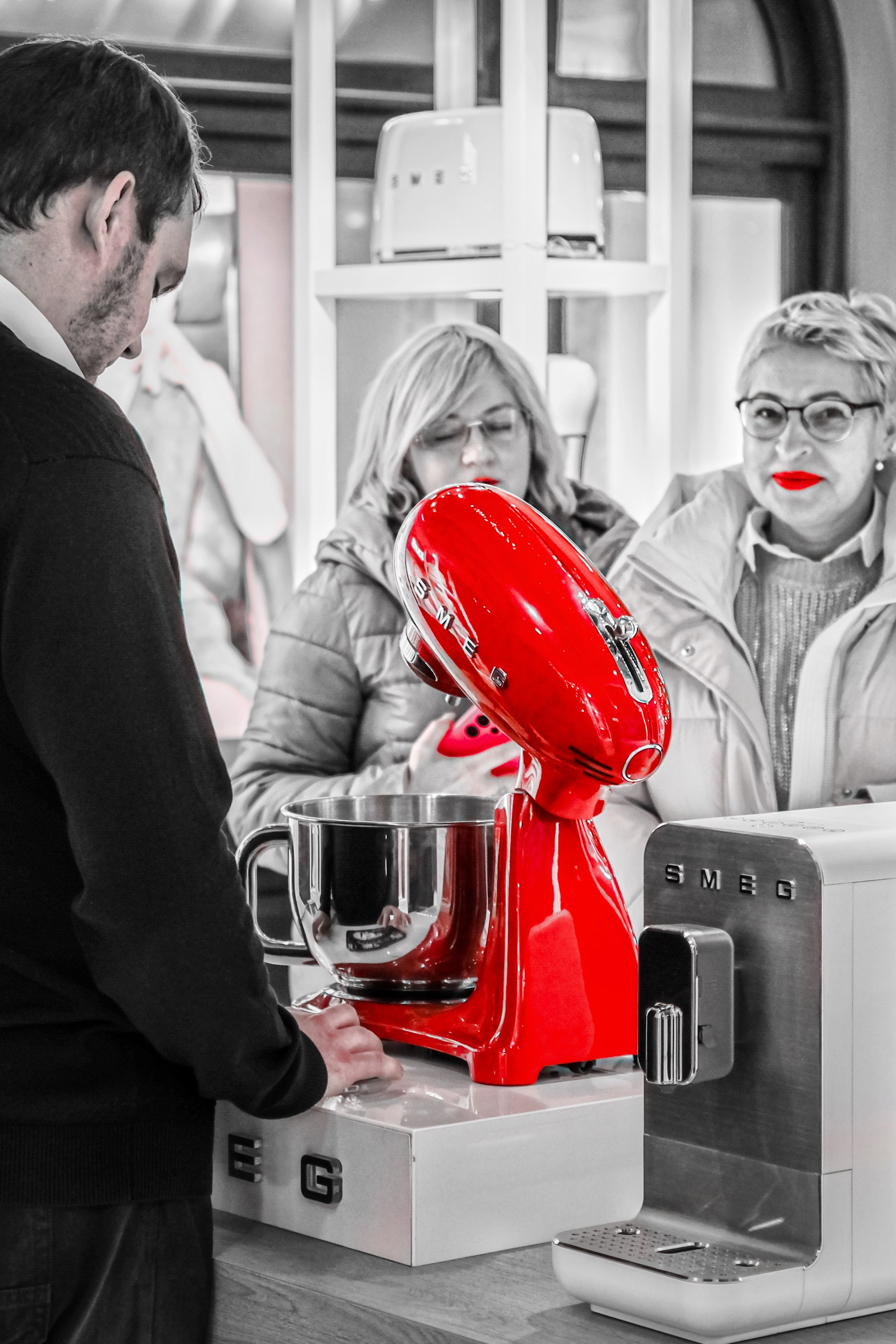 Селективный красный. Фотограф в Москве, фотожурналист Александр Малахов