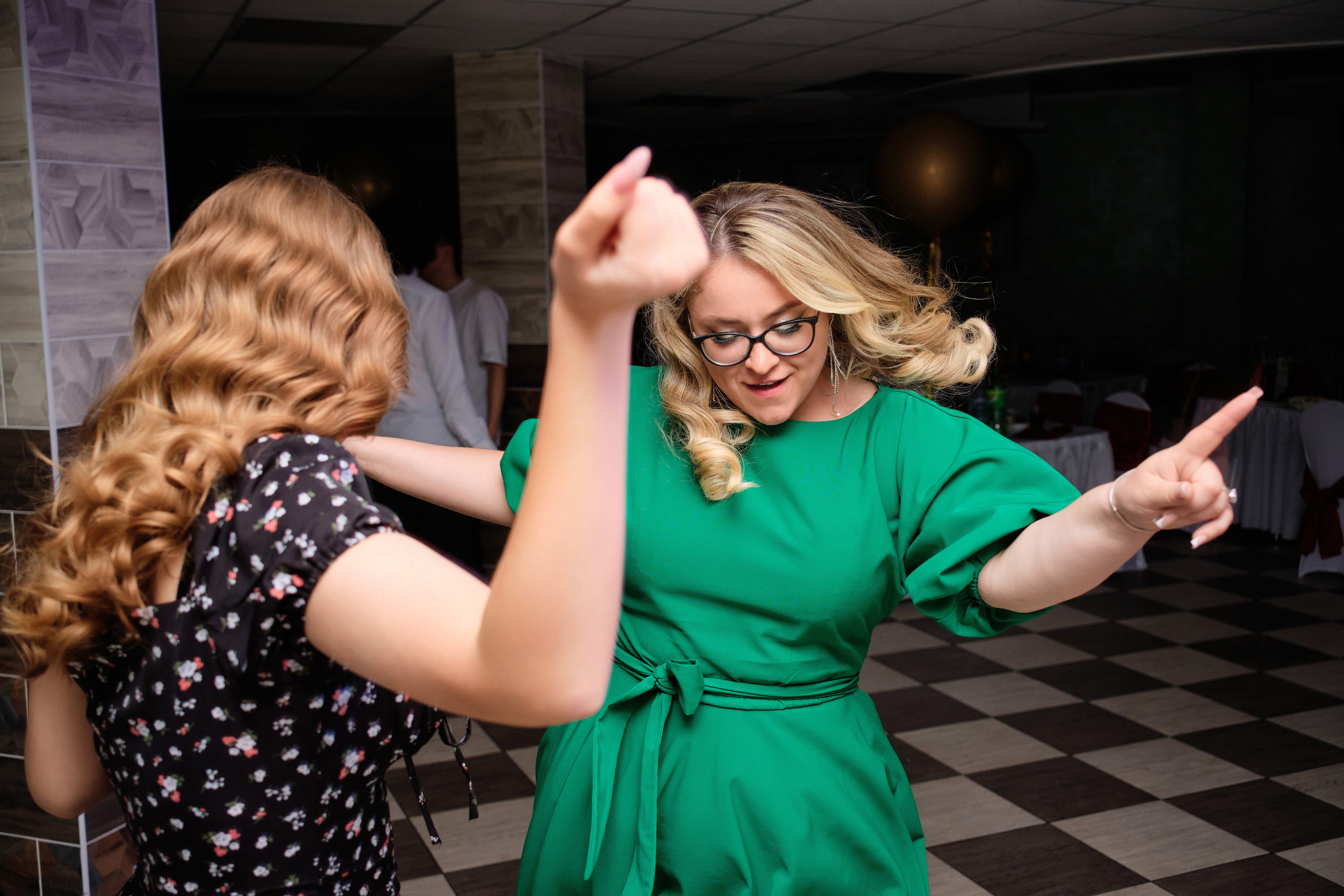 Выпускной 25 гимназии г. Минска. Репортажный фотограф Дмитрий Литвинский. Минск, Беларусь, мир