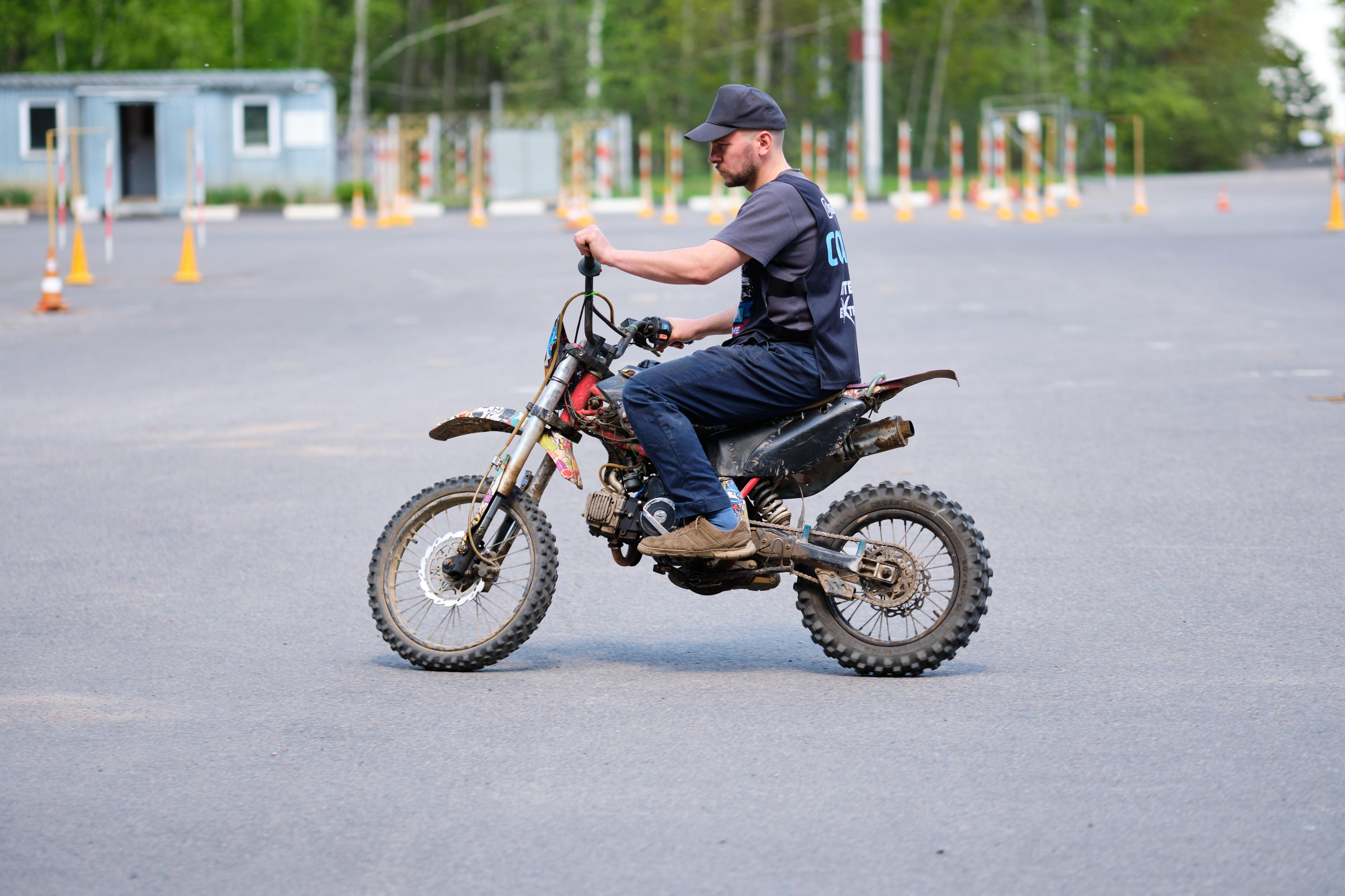 Snos koles. Репортажный фотограф Дмитрий Литвинский. Минск, Беларусь, мир