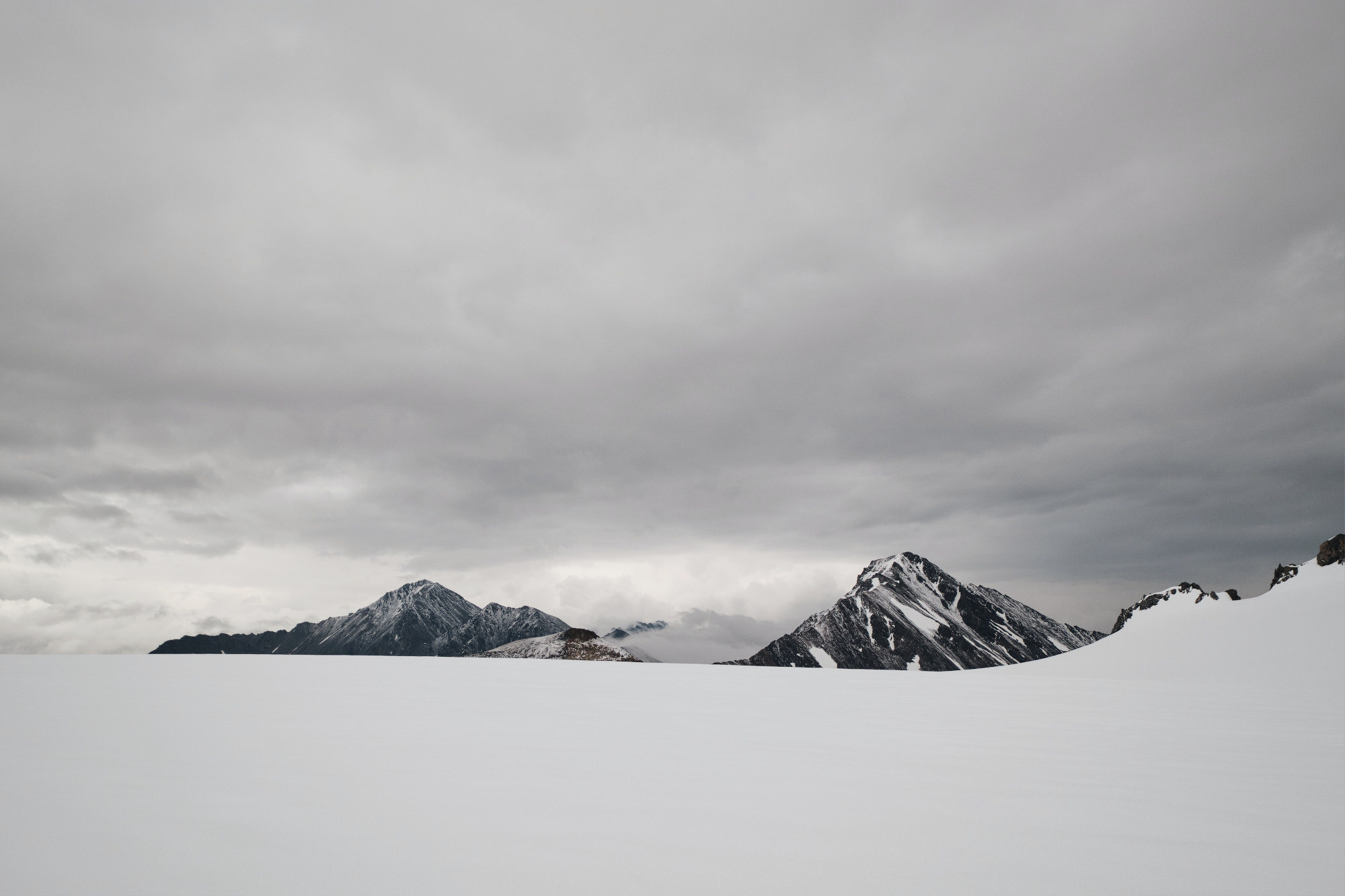 Эльбрус с востока. Июнь 2019 года. Репортажный фотограф Дмитрий Литвинский. Минск, Беларусь, мир