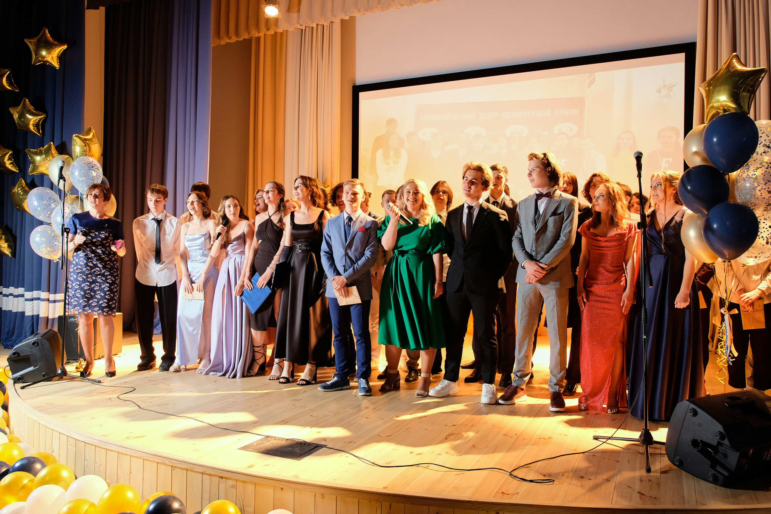 Выпускной 25 гимназии г. Минска. Репортажный фотограф Дмитрий Литвинский. Минск, Беларусь, мир