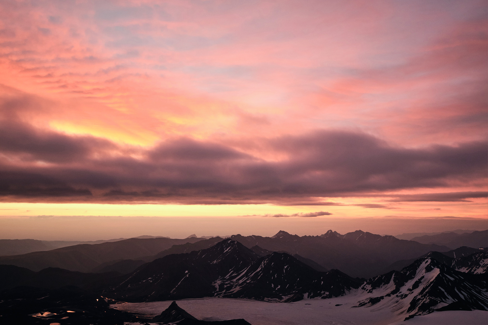 Эльбрус с востока. Июнь 2019 года. Репортажный фотограф Дмитрий Литвинский. Минск, Беларусь, мир