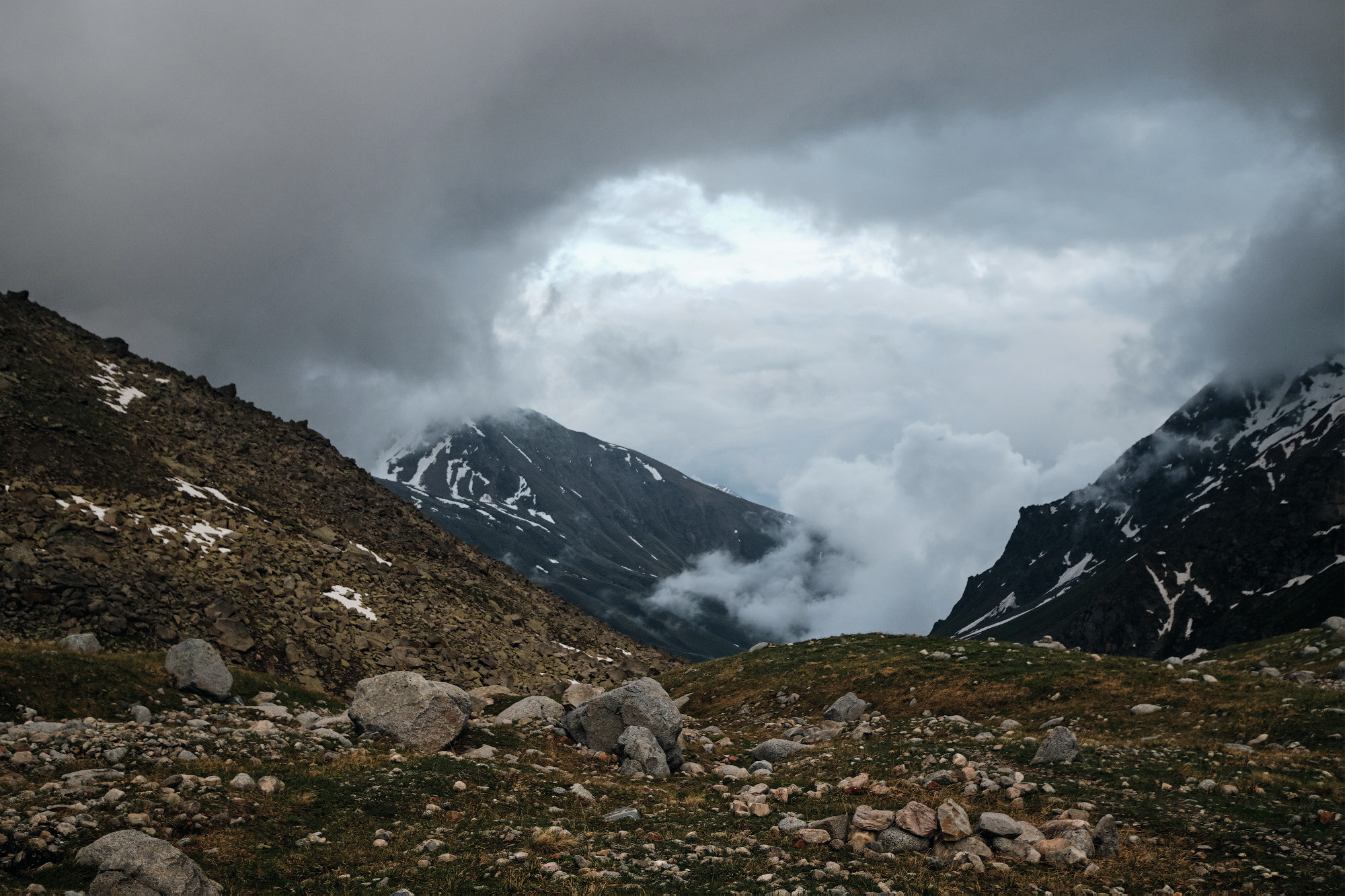 Эльбрус с востока. Июнь 2019 года. Репортажный фотограф Дмитрий Литвинский. Минск, Беларусь, мир