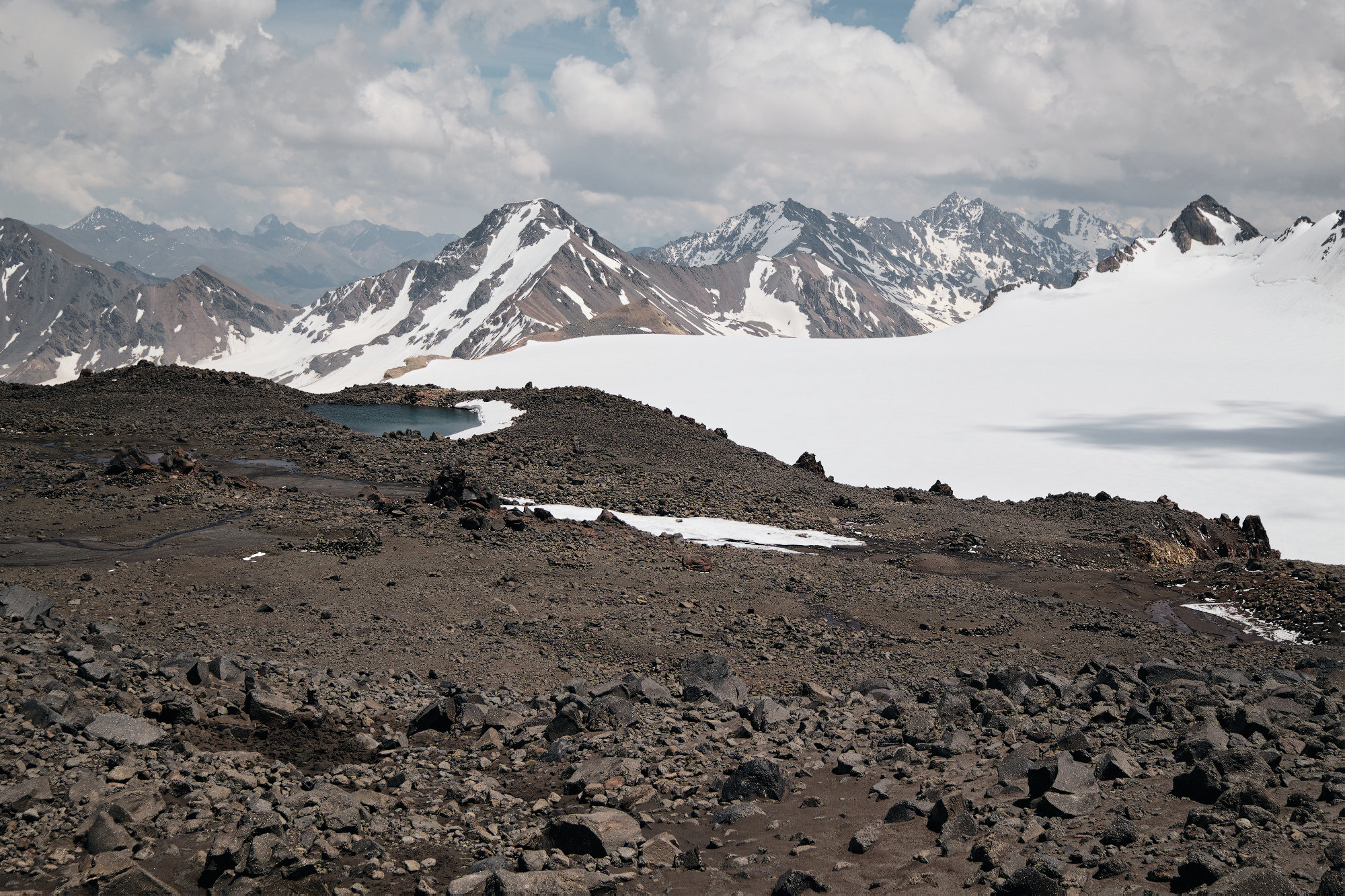 Эльбрус с востока. Июнь 2019 года. Репортажный фотограф Дмитрий Литвинский. Минск, Беларусь, мир