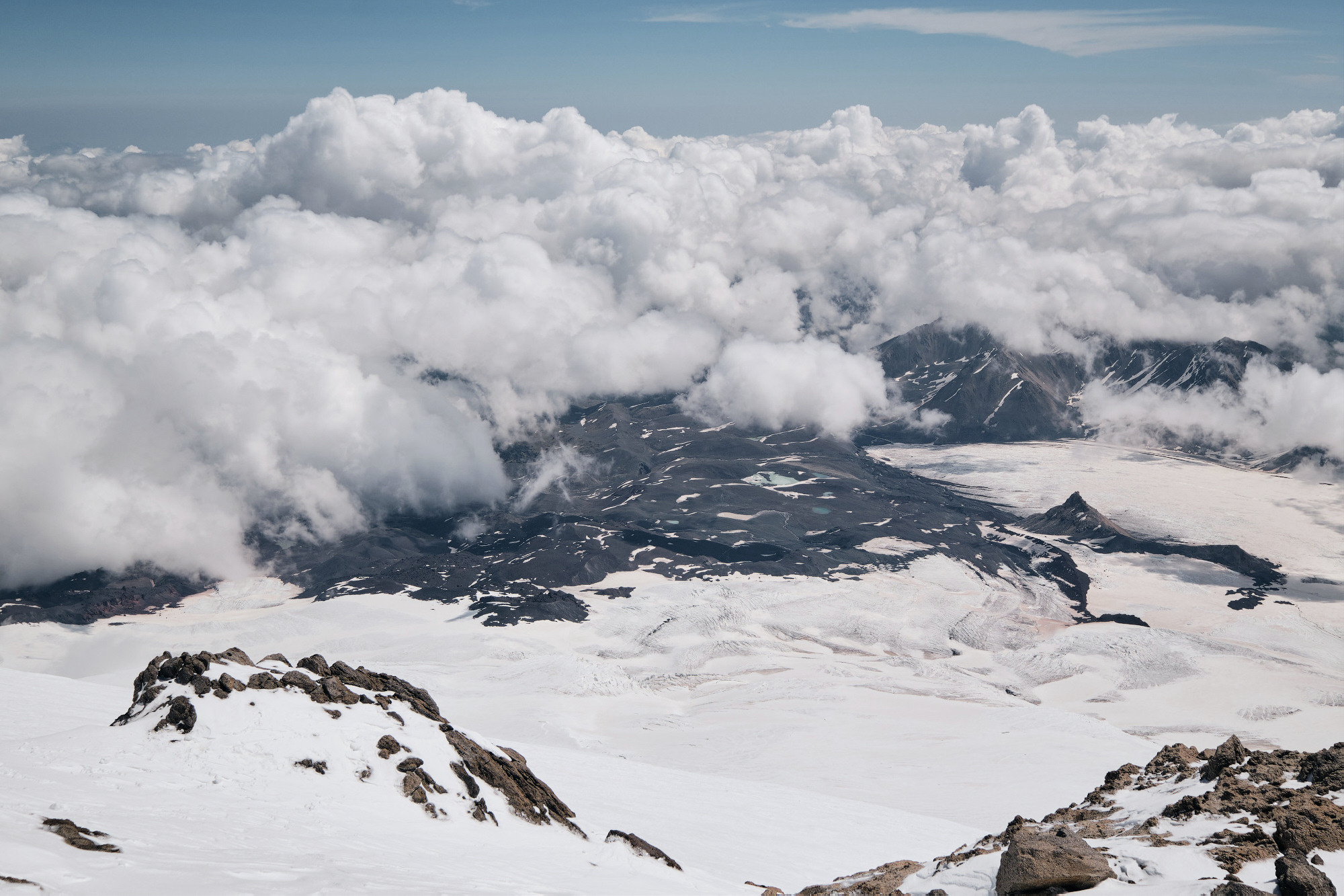 Эльбрус с востока. Июнь 2019 года. Репортажный фотограф Дмитрий Литвинский. Минск, Беларусь, мир