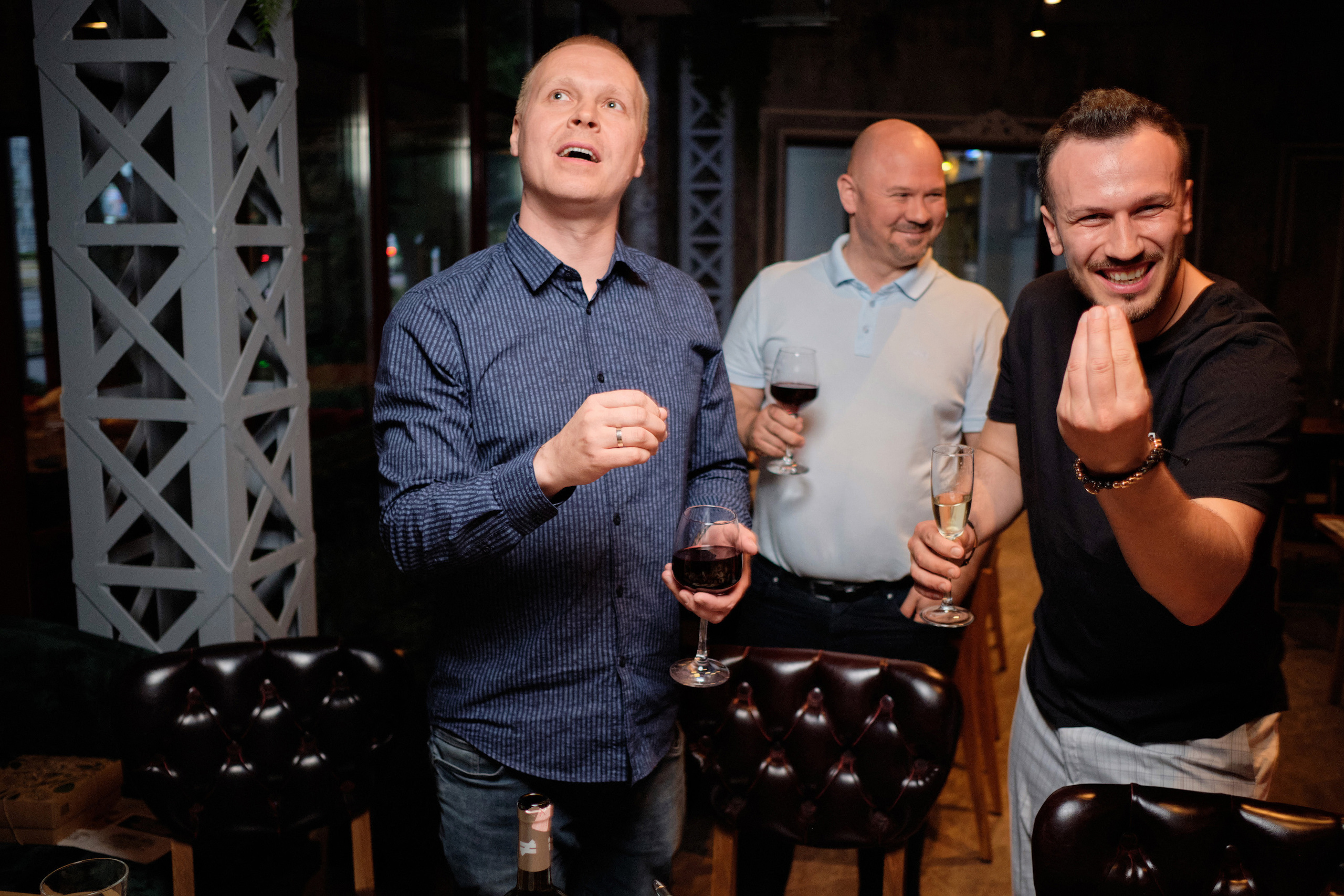 День рождения Александра в гастропабе Особняк. Репортажный фотограф Дмитрий Литвинский. Минск, Беларусь, мир