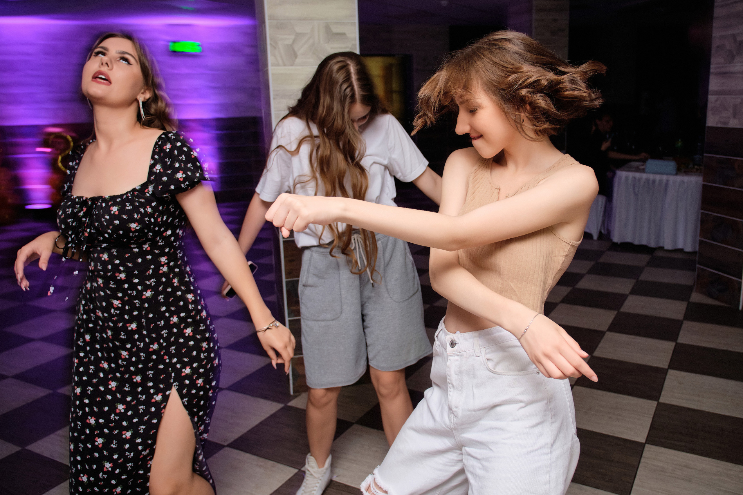 Выпускной 25 гимназии г. Минска. Репортажный фотограф Дмитрий Литвинский. Минск, Беларусь, мир