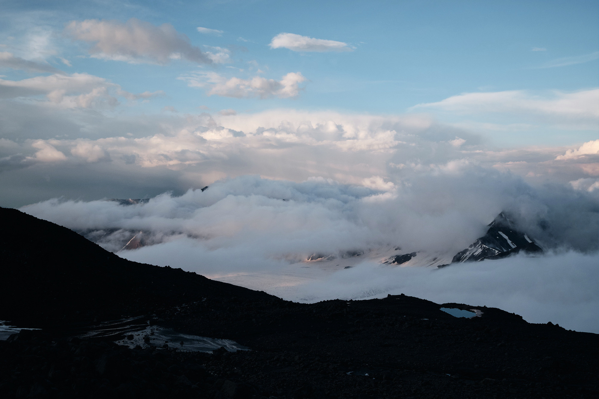 Эльбрус с востока. Июнь 2019 года. Репортажный фотограф Дмитрий Литвинский. Минск, Беларусь, мир