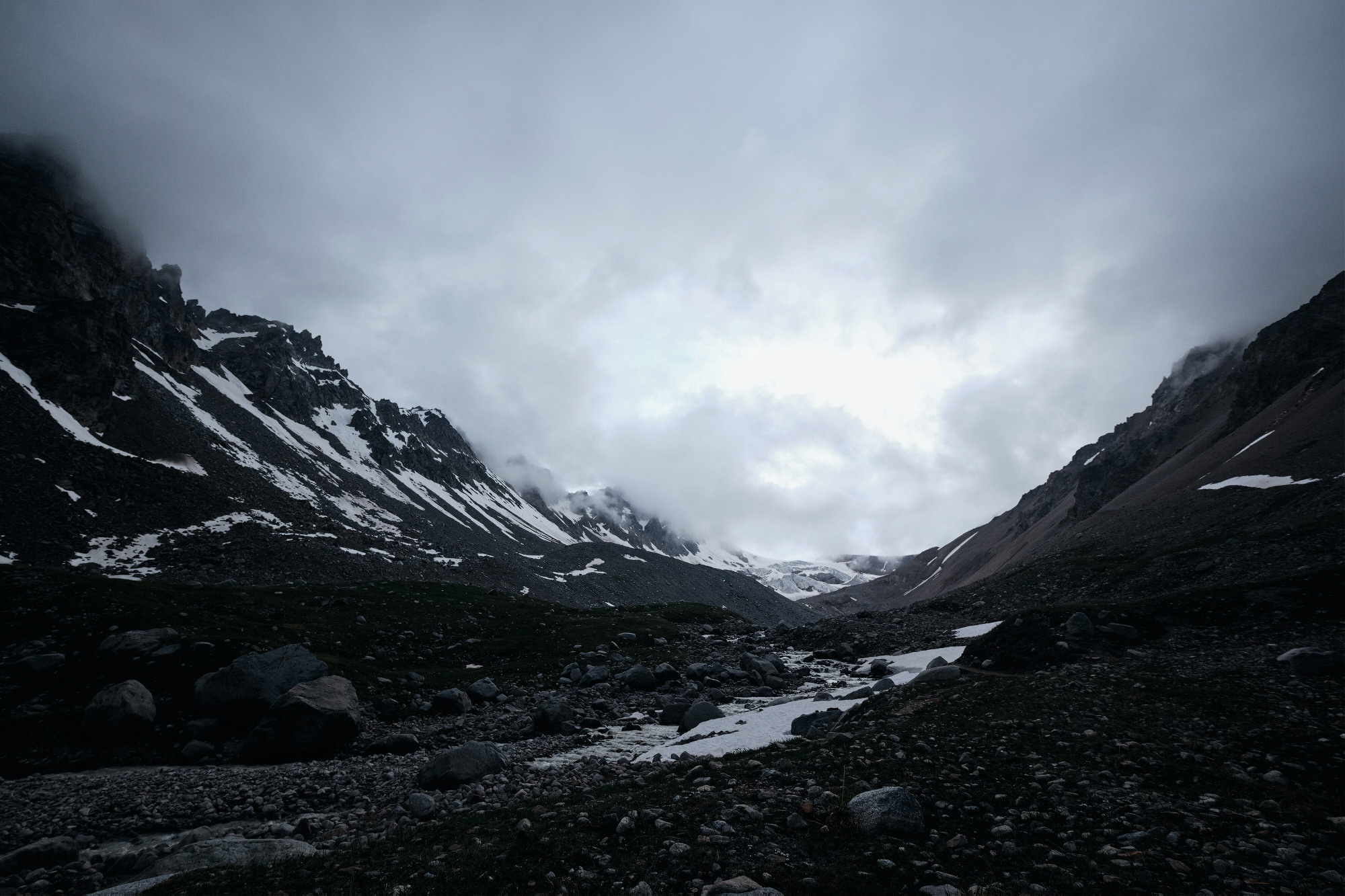 Эльбрус с востока. Июнь 2019 года. Репортажный фотограф Дмитрий Литвинский. Минск, Беларусь, мир