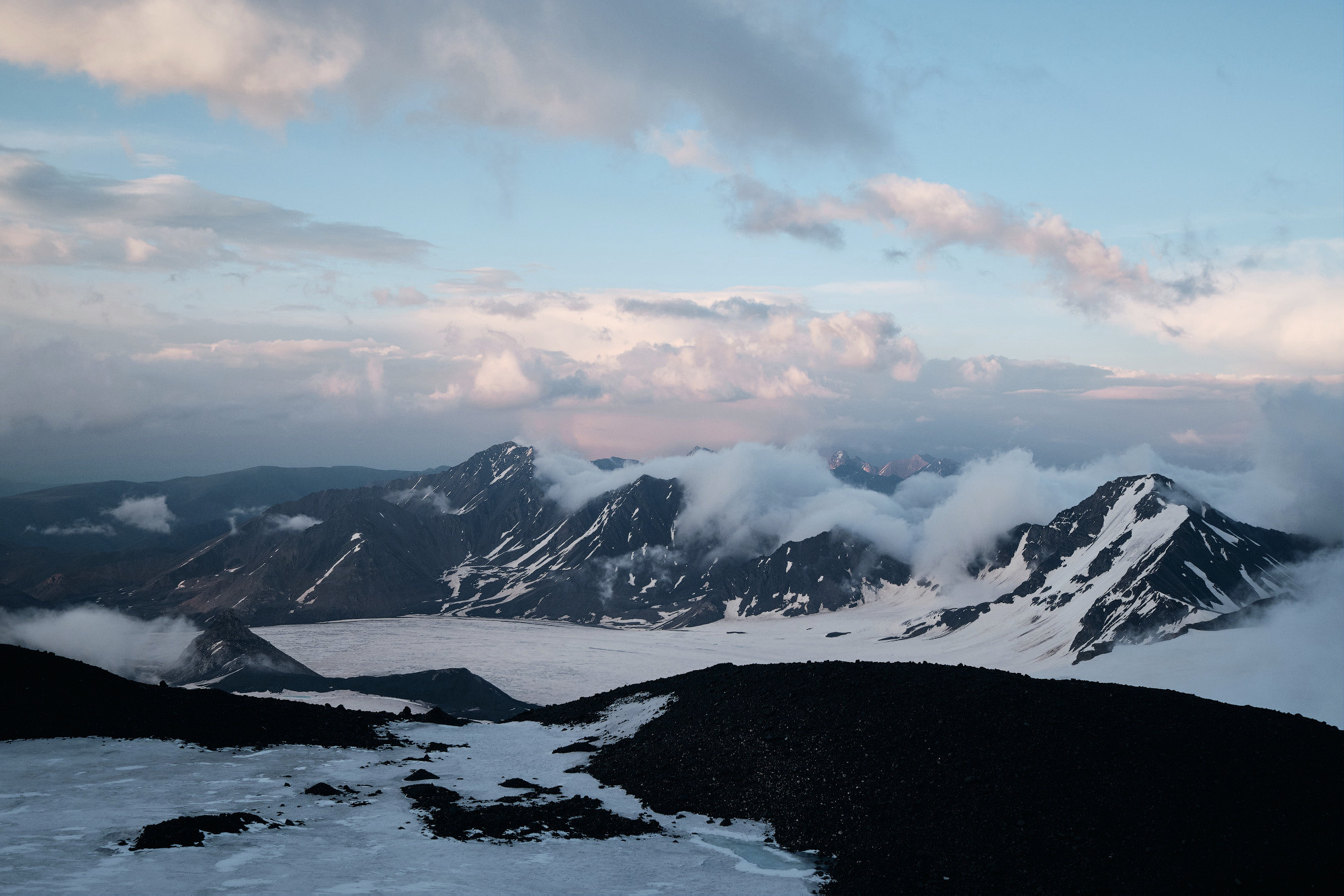 Эльбрус с востока. Июнь 2019 года. Репортажный фотограф Дмитрий Литвинский. Минск, Беларусь, мир