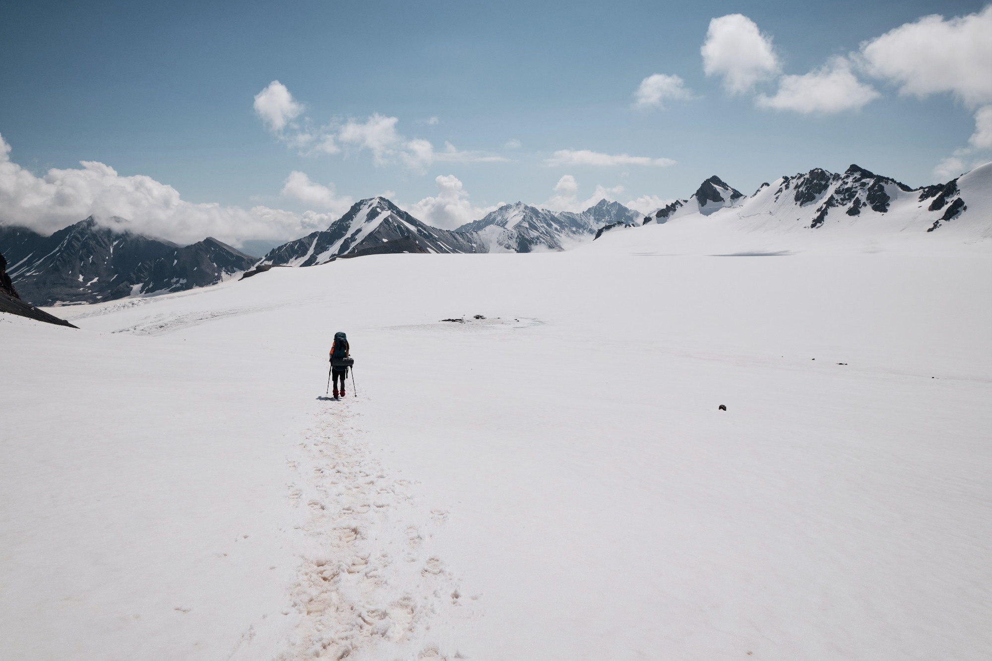 Эльбрус с востока. Июнь 2019 года. Репортажный фотограф Дмитрий Литвинский. Минск, Беларусь, мир