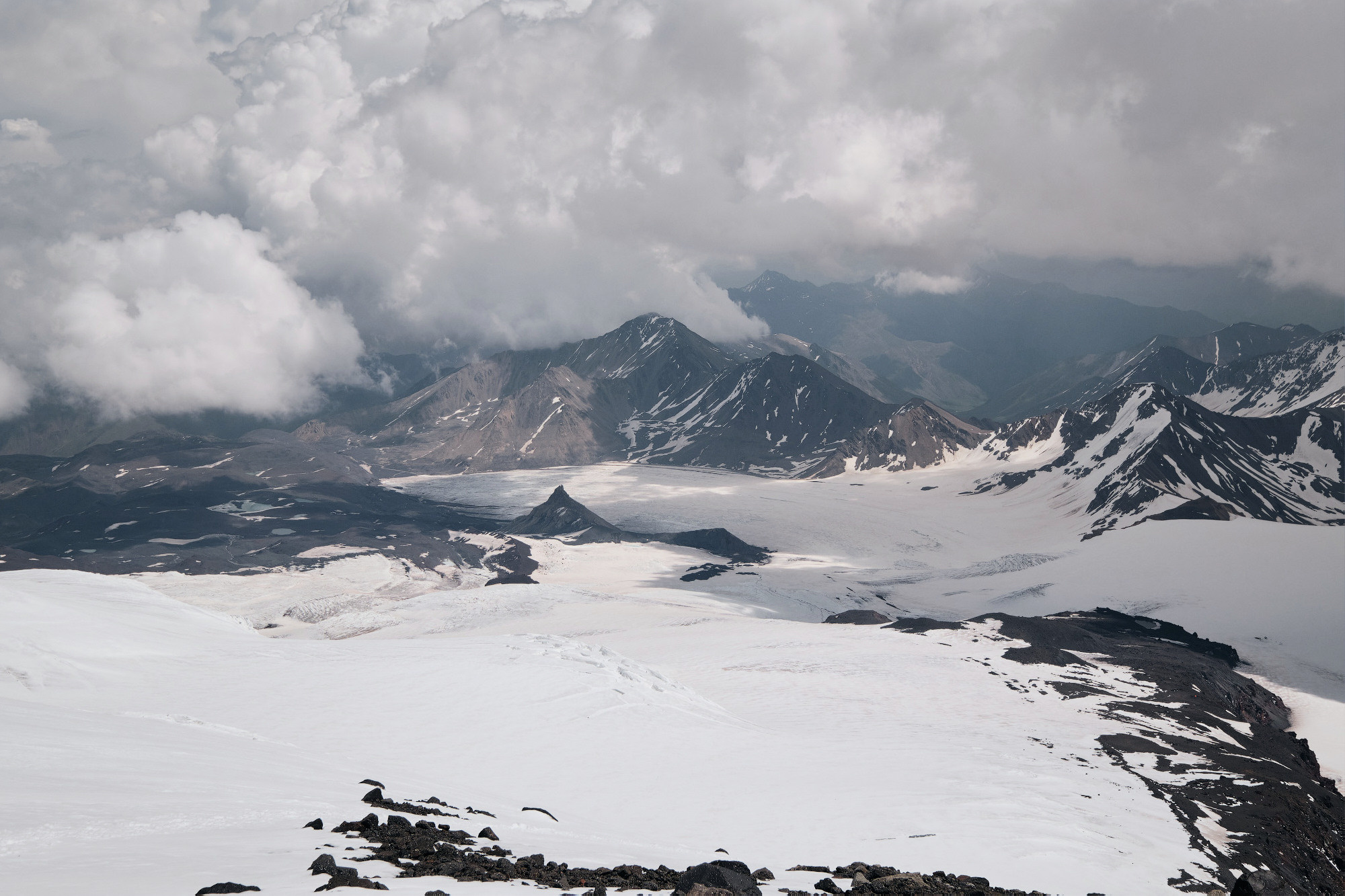 Эльбрус с востока. Июнь 2019 года. Репортажный фотограф Дмитрий Литвинский. Минск, Беларусь, мир