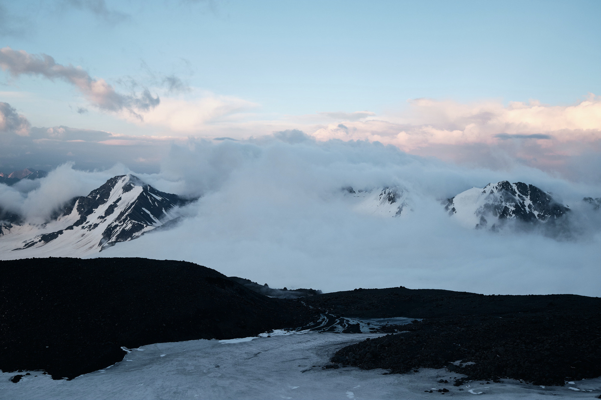 Эльбрус с востока. Июнь 2019 года. Репортажный фотограф Дмитрий Литвинский. Минск, Беларусь, мир